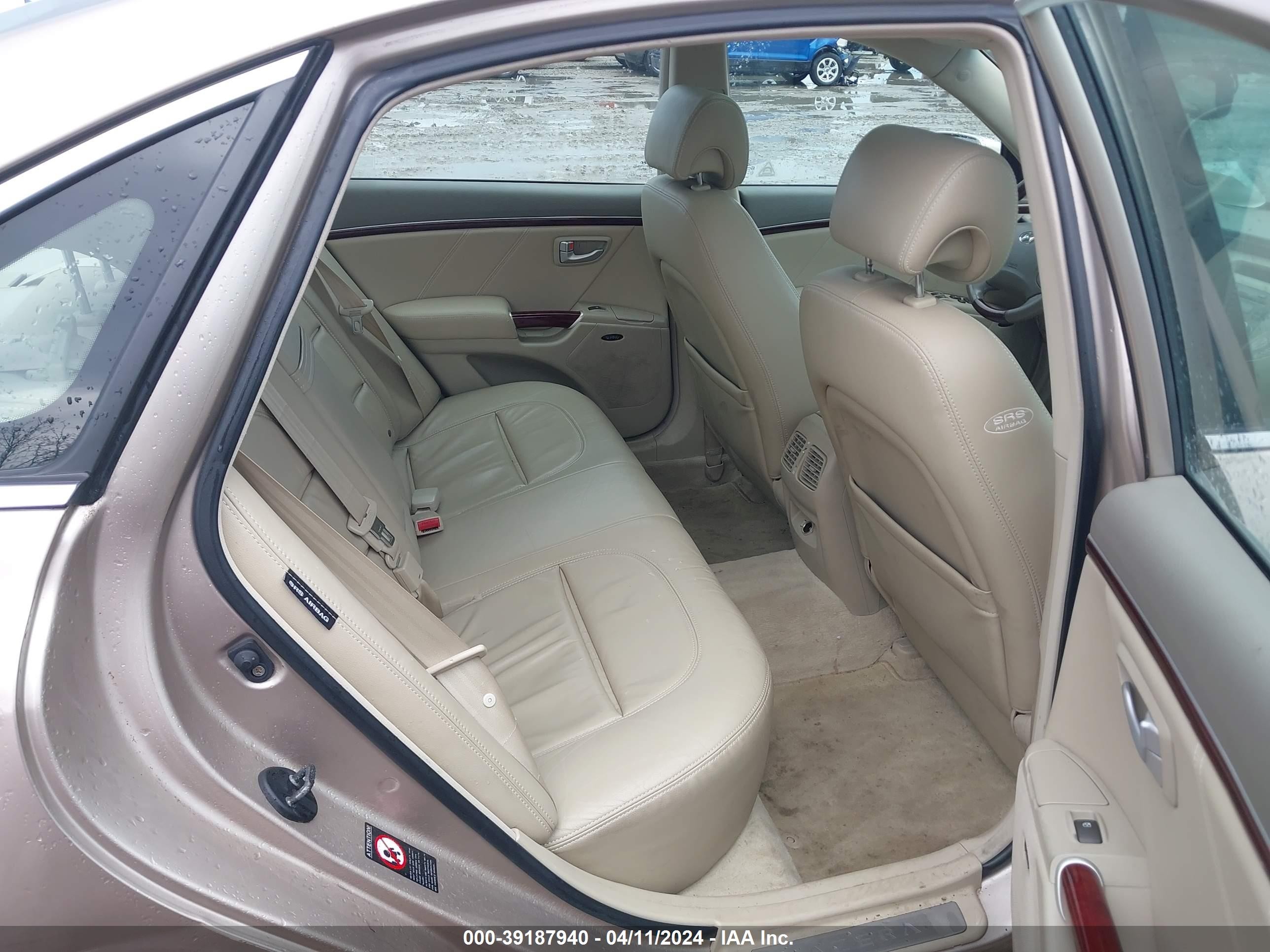 Photo 7 VIN: KMHFC46F67A180864 - HYUNDAI AZERA 