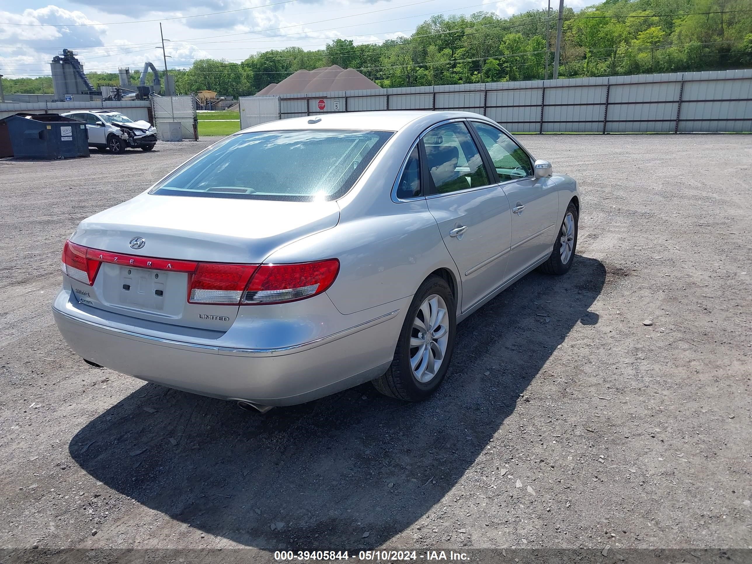 Photo 3 VIN: KMHFC46F68A303628 - HYUNDAI AZERA 