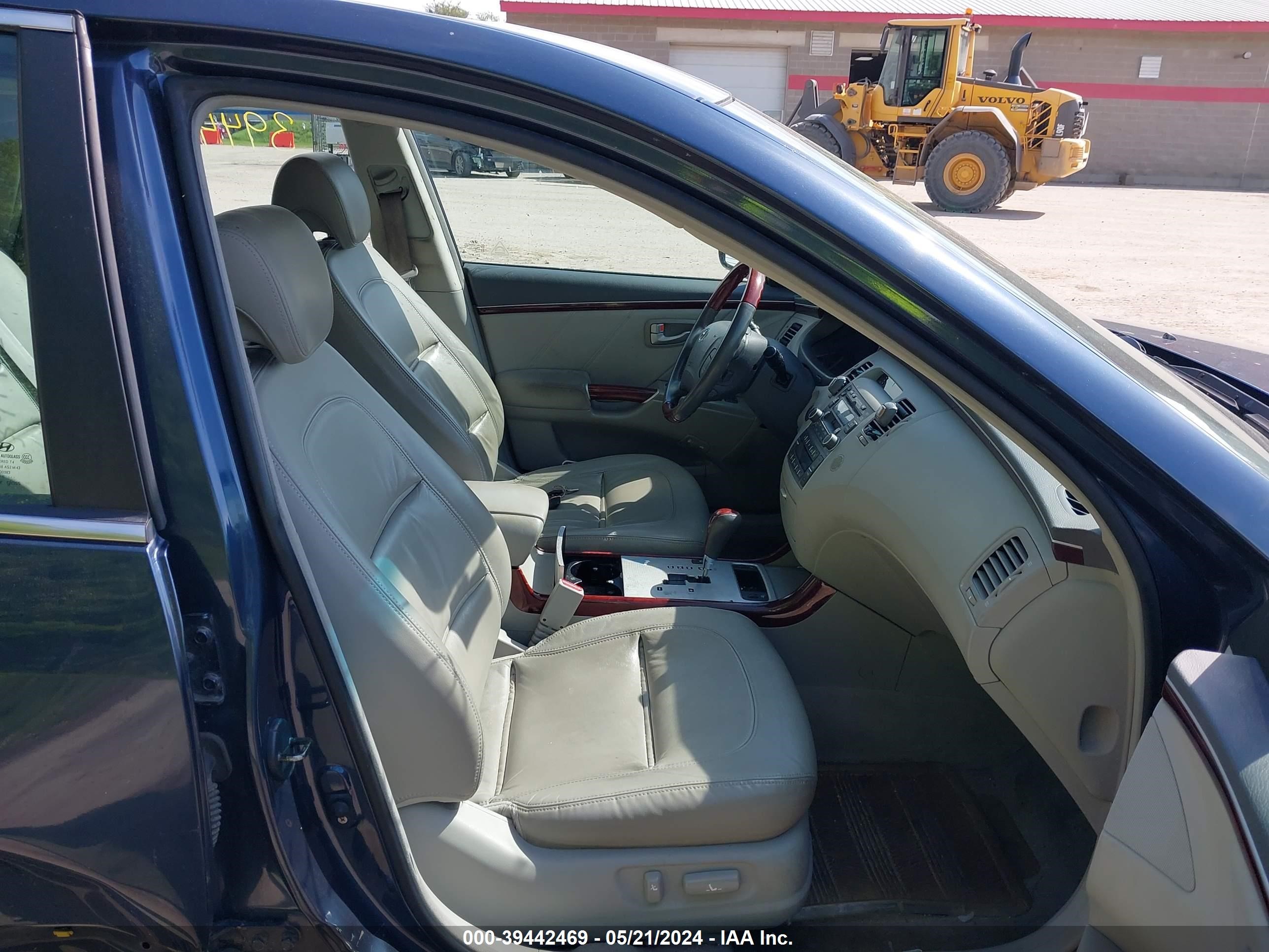 Photo 4 VIN: KMHFC46F77A159618 - HYUNDAI AZERA 