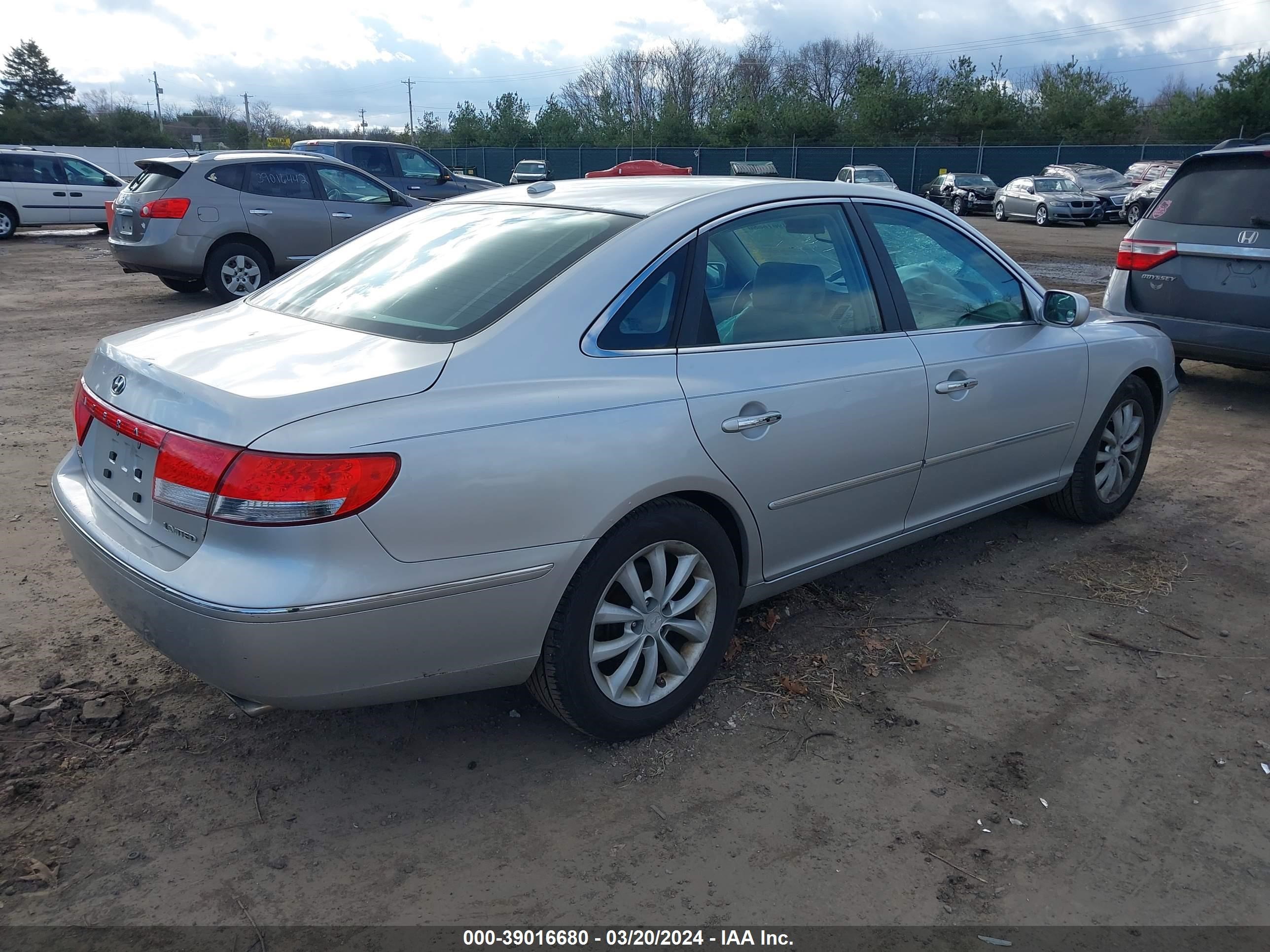 Photo 3 VIN: KMHFC46F77A215265 - HYUNDAI AZERA 