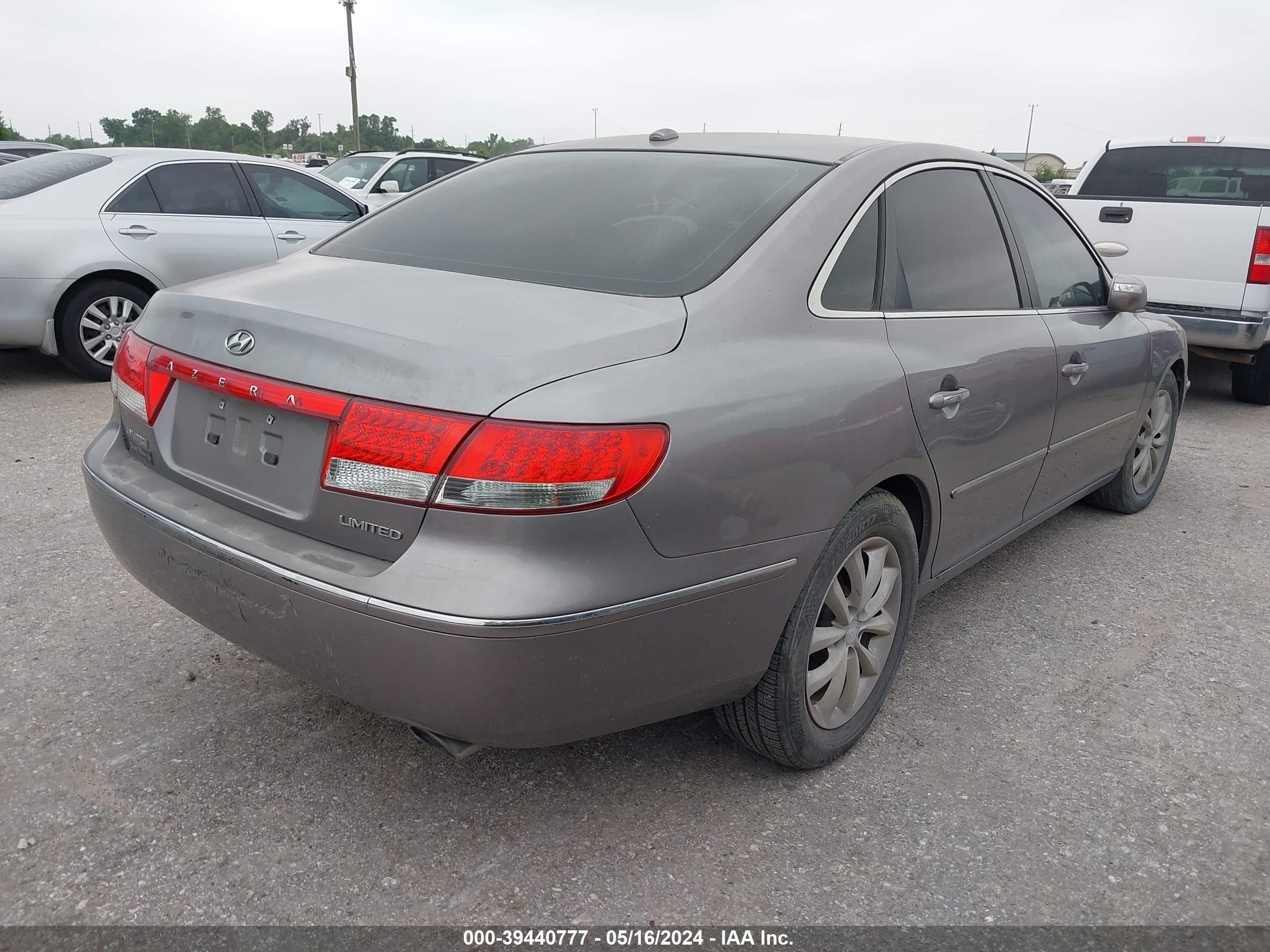 Photo 3 VIN: KMHFC46F88A254416 - HYUNDAI AZERA 