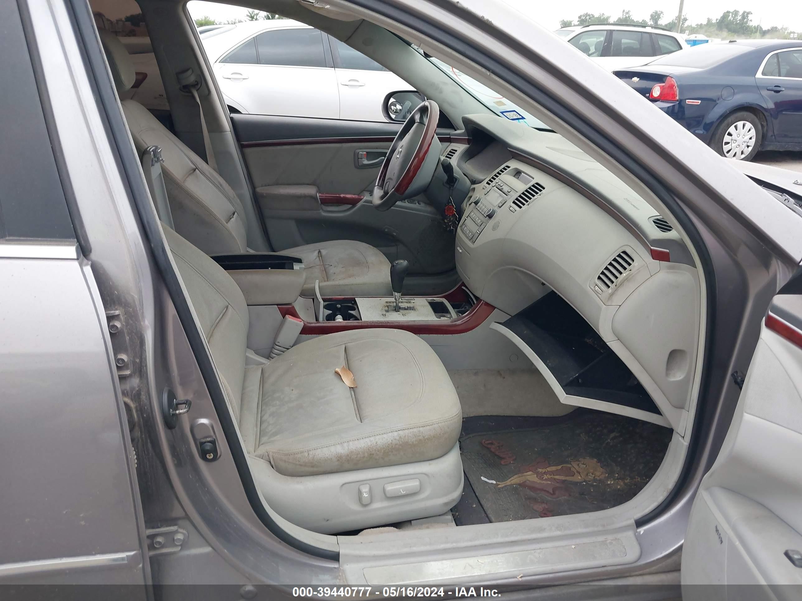 Photo 4 VIN: KMHFC46F88A254416 - HYUNDAI AZERA 