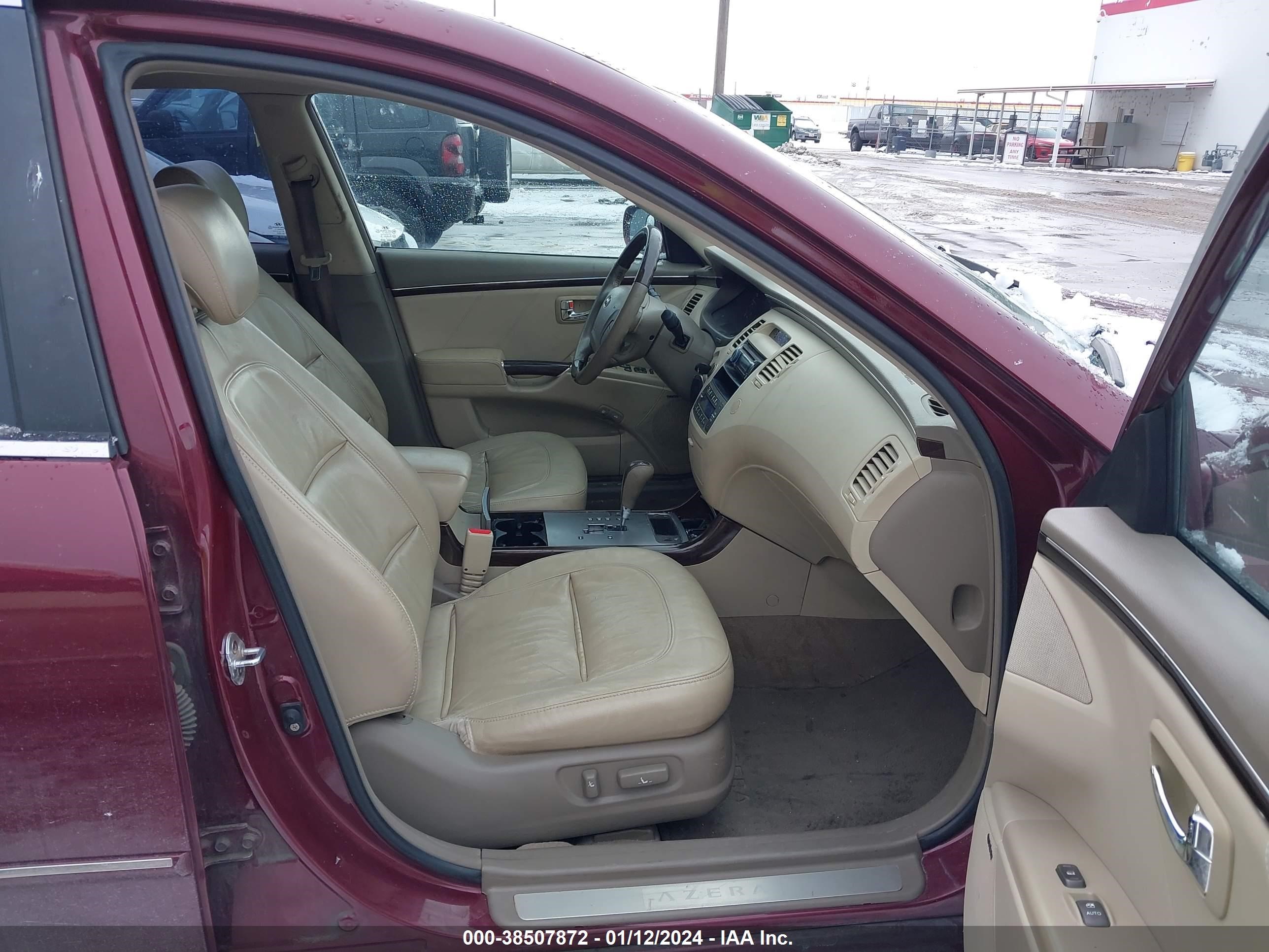 Photo 4 VIN: KMHFC46F89A358664 - HYUNDAI AZERA 