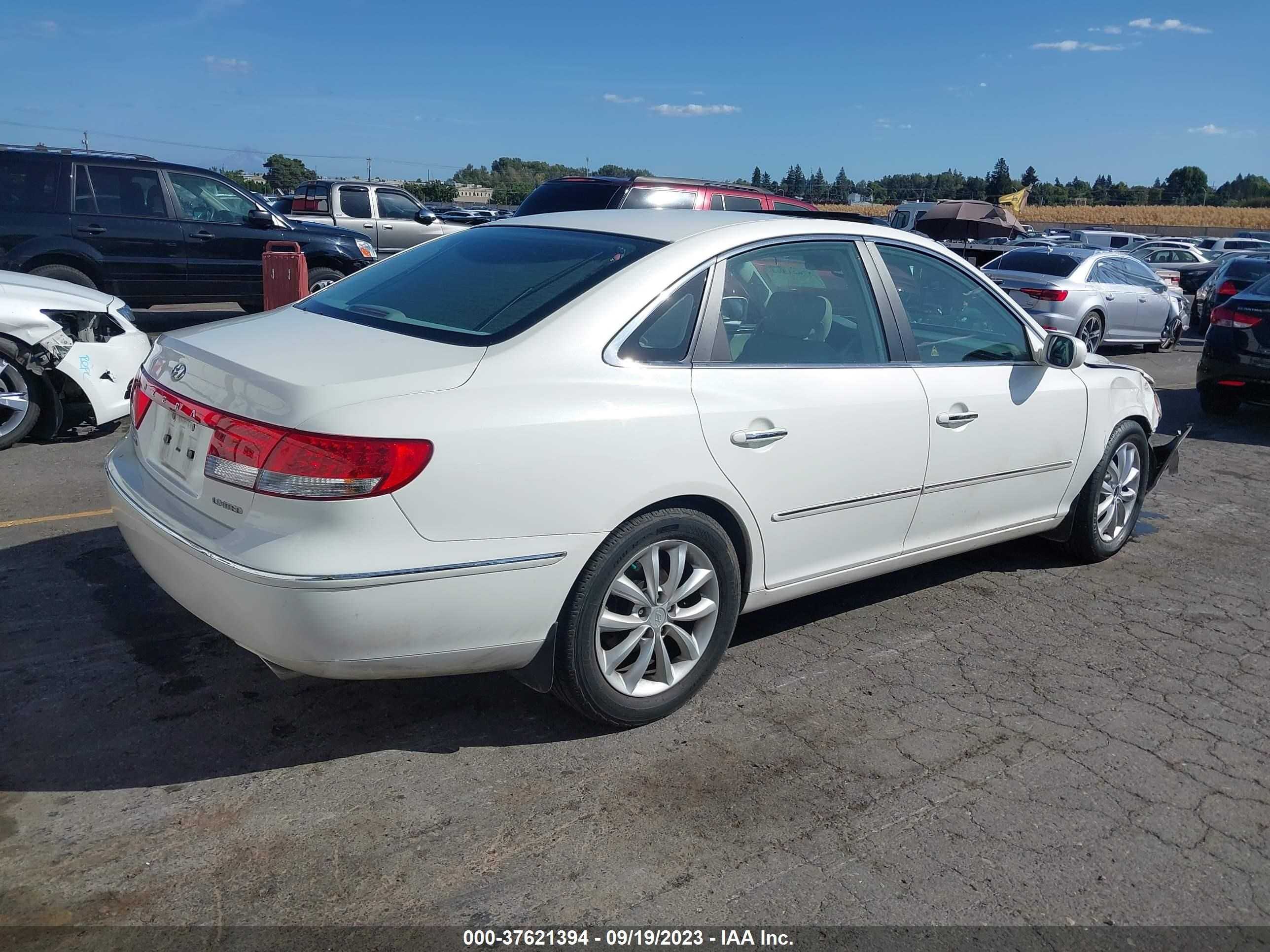 Photo 3 VIN: KMHFC46F96A069174 - HYUNDAI AZERA 