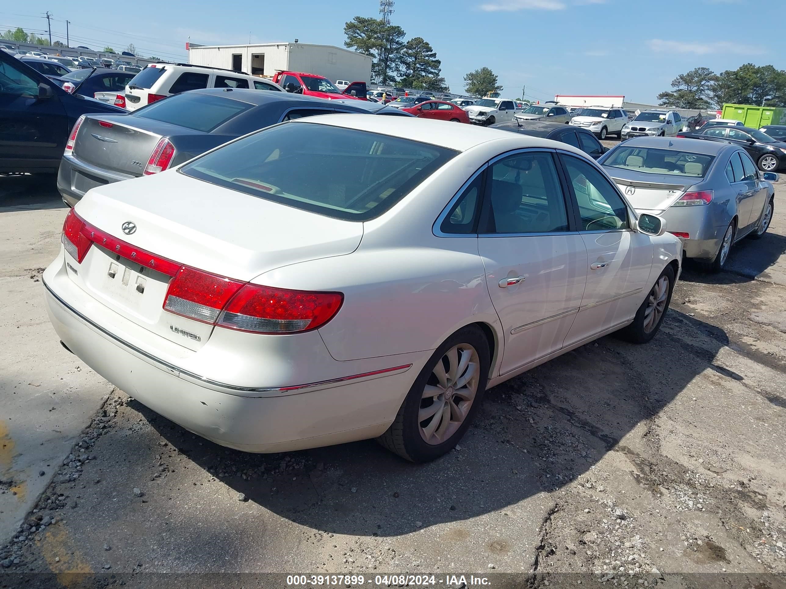 Photo 3 VIN: KMHFC46FX6A064582 - HYUNDAI AZERA 