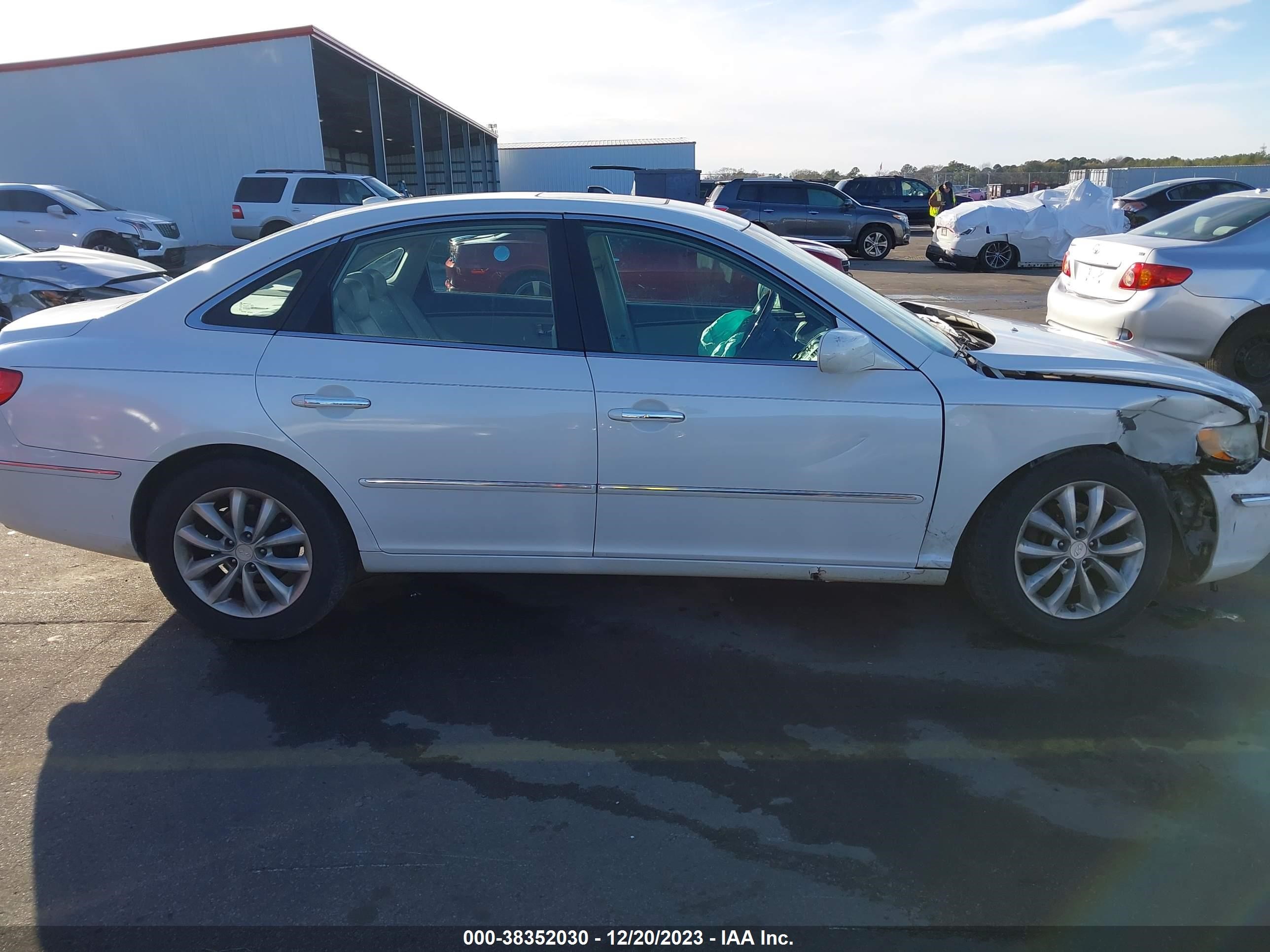 Photo 12 VIN: KMHFC46FX7A206558 - HYUNDAI AZERA 