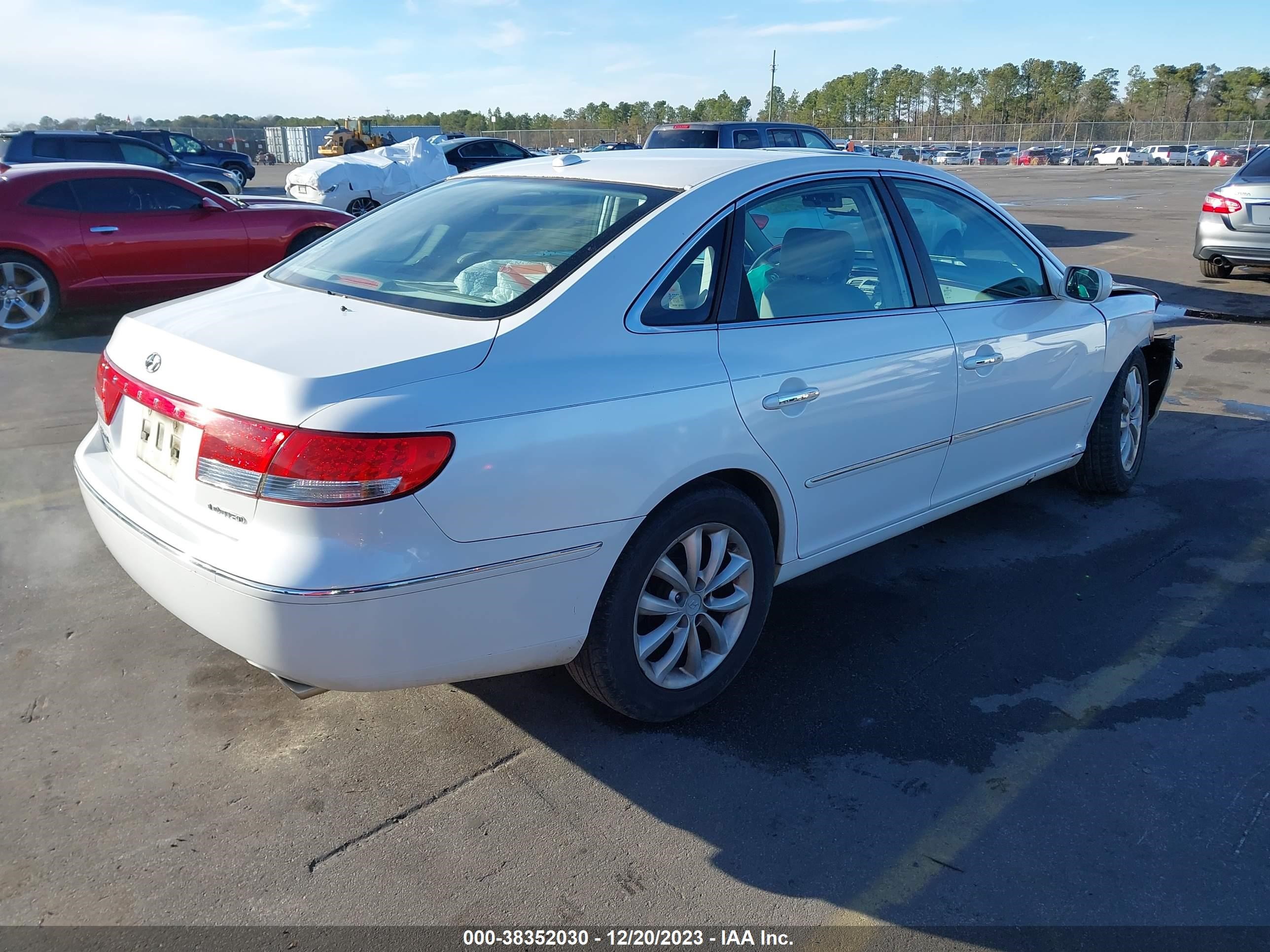 Photo 3 VIN: KMHFC46FX7A206558 - HYUNDAI AZERA 