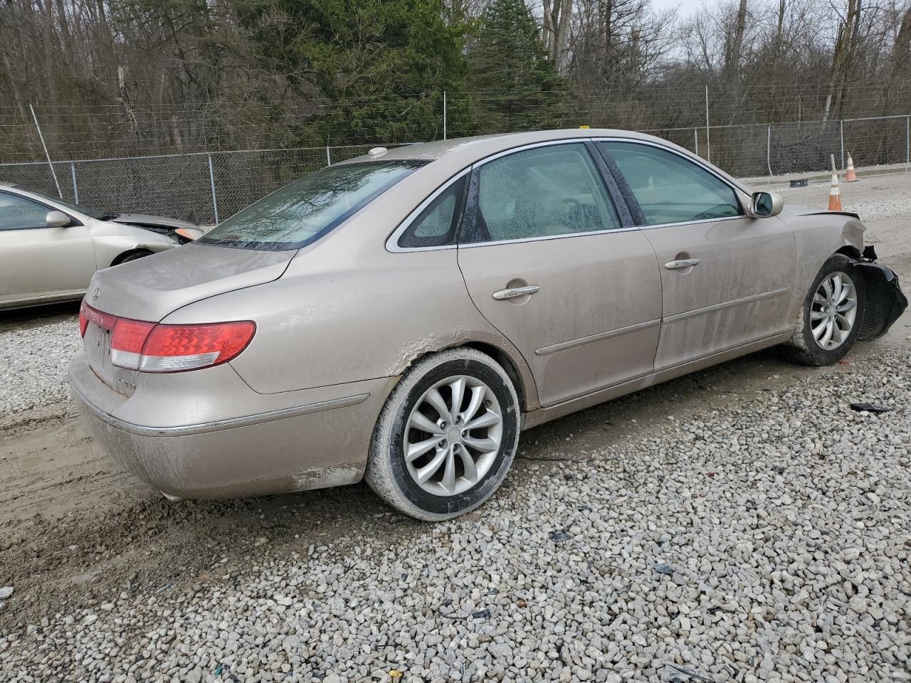 Photo 2 VIN: KMHFC46FX7A231556 - HYUNDAI AZERA 