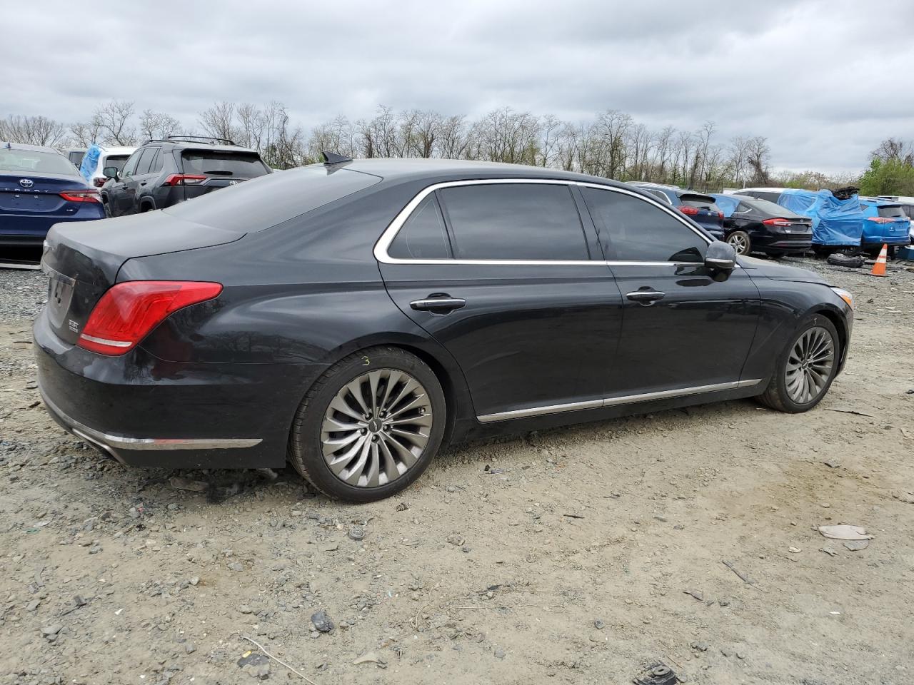 Photo 2 VIN: KMHG34JA2HU025566 - GENESIS G90 