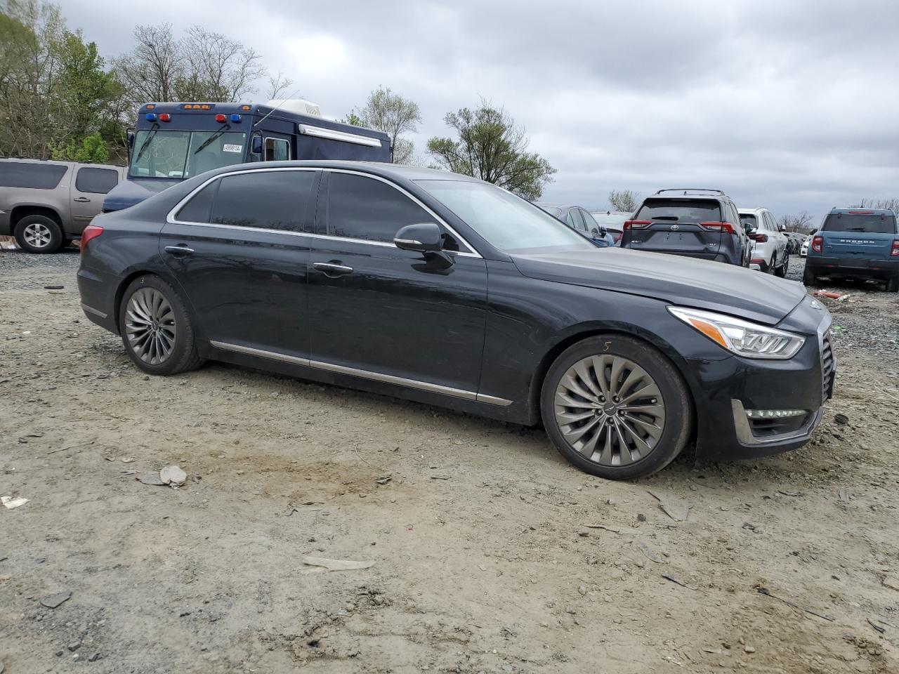 Photo 3 VIN: KMHG34JA2HU025566 - GENESIS G90 