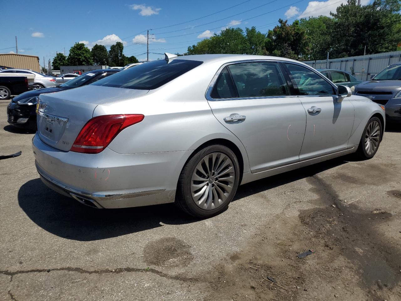 Photo 2 VIN: KMHG34JA3HU033708 - GENESIS G90 