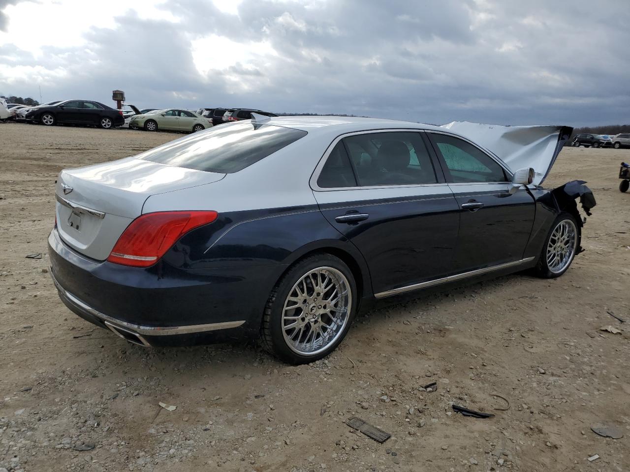 Photo 2 VIN: KMHG34JA3JU047470 - GENESIS G90 