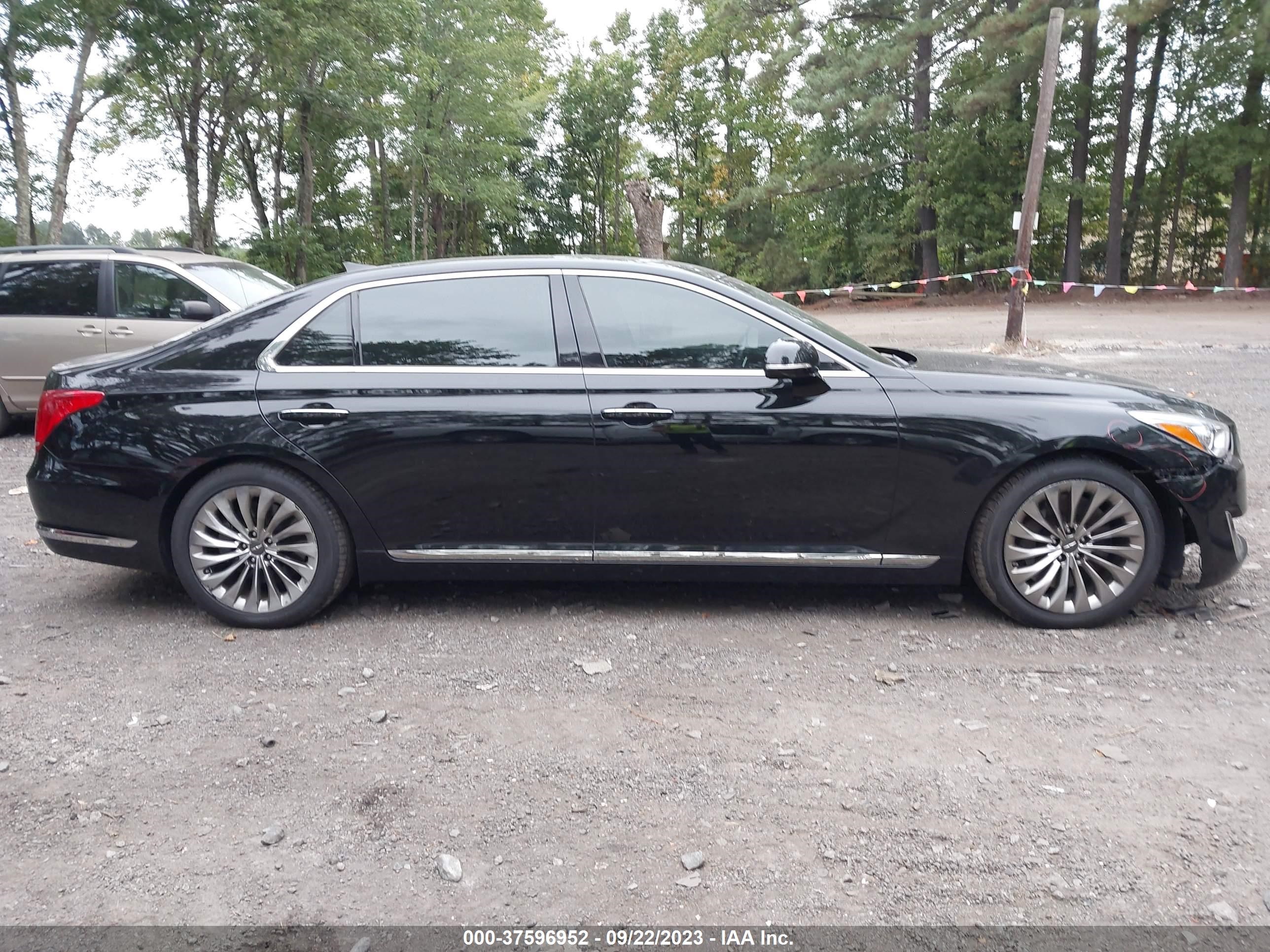 Photo 12 VIN: KMHG34JA4HU028582 - GENESIS G90 