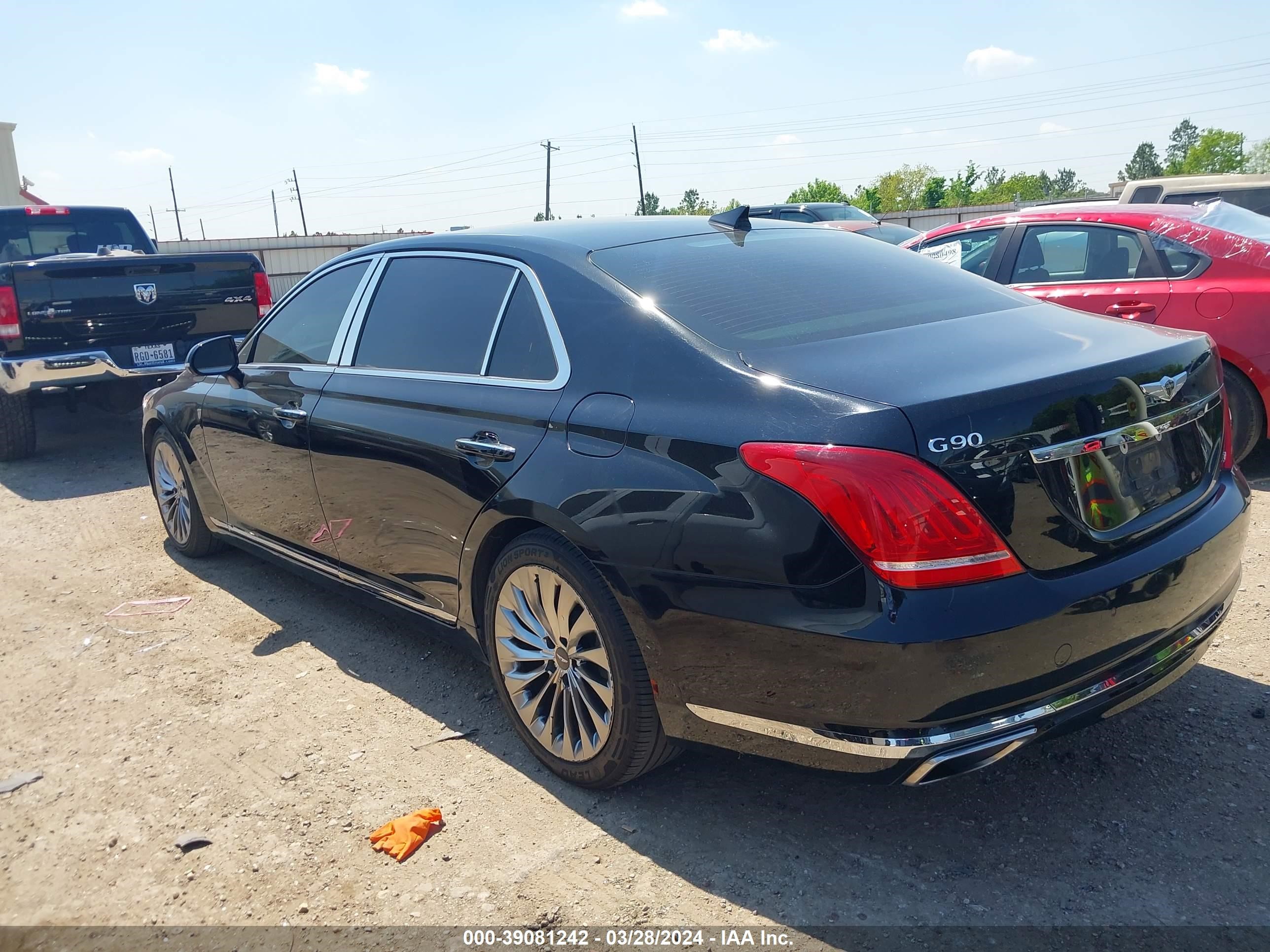 Photo 2 VIN: KMHG54JH5HU029148 - GENESIS G90 