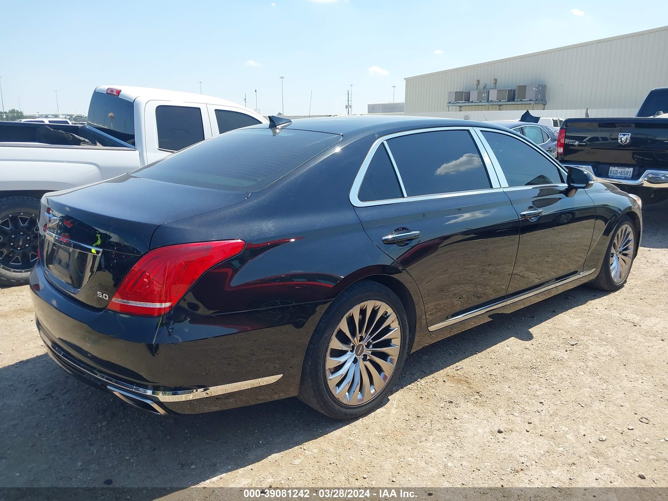 Photo 3 VIN: KMHG54JH5HU029148 - GENESIS G90 