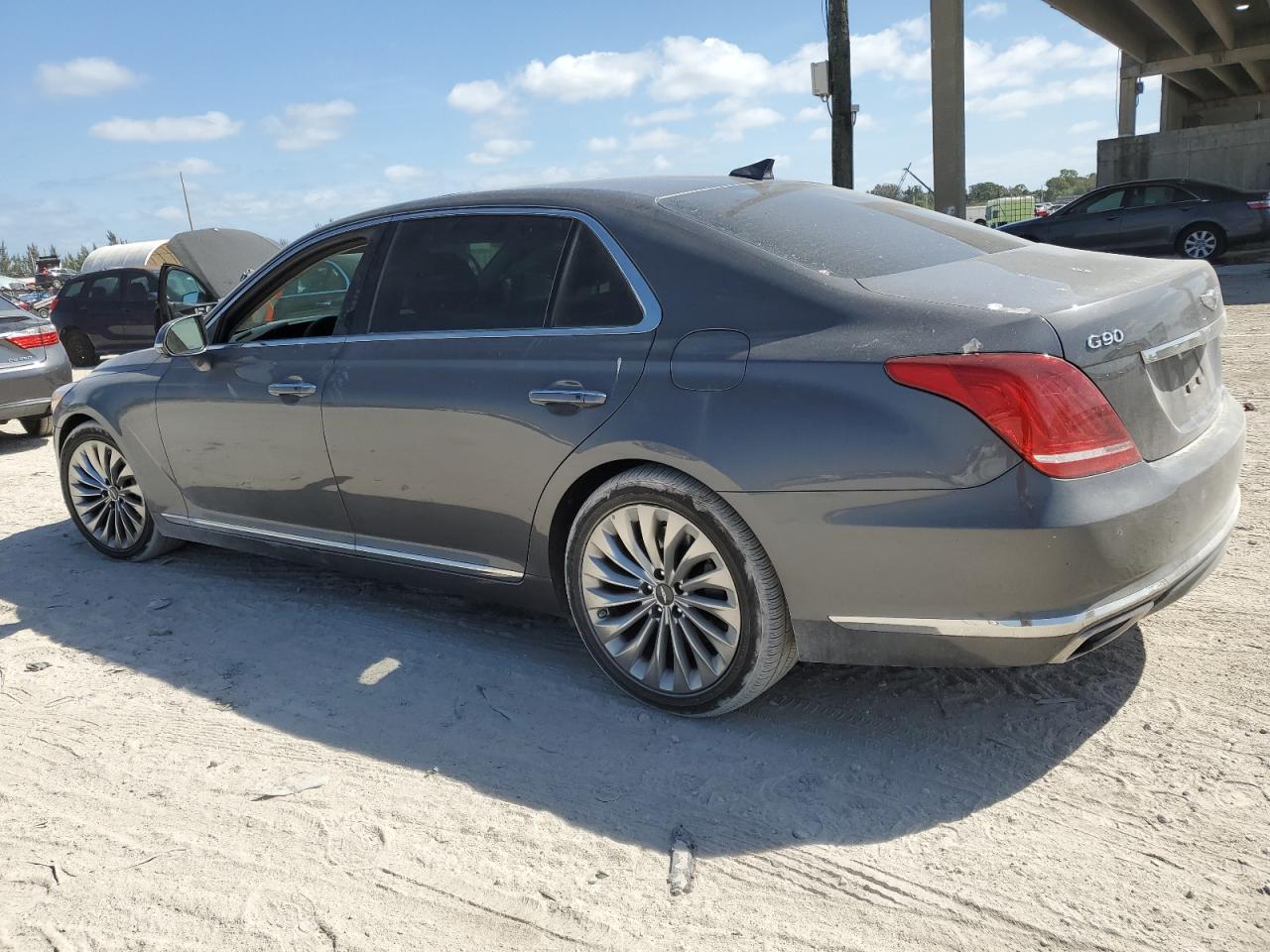 Photo 1 VIN: KMHG54JH9HU027757 - GENESIS G90 