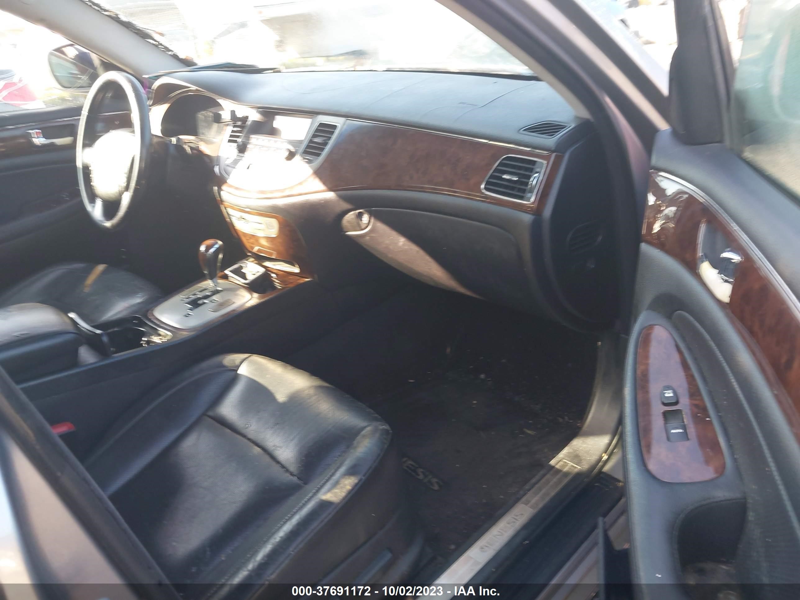 Photo 4 VIN: KMHGC46E19U022896 - HYUNDAI GENESIS 