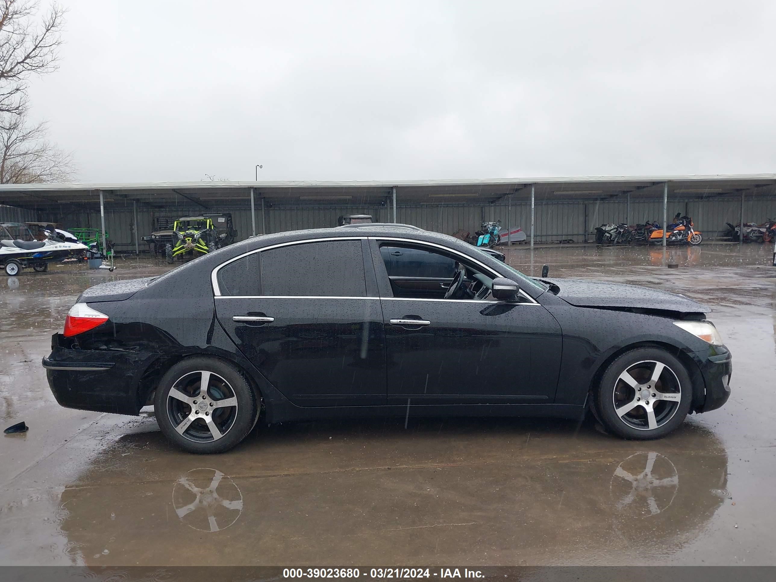 Photo 12 VIN: KMHGC46E29U022552 - HYUNDAI GENESIS 