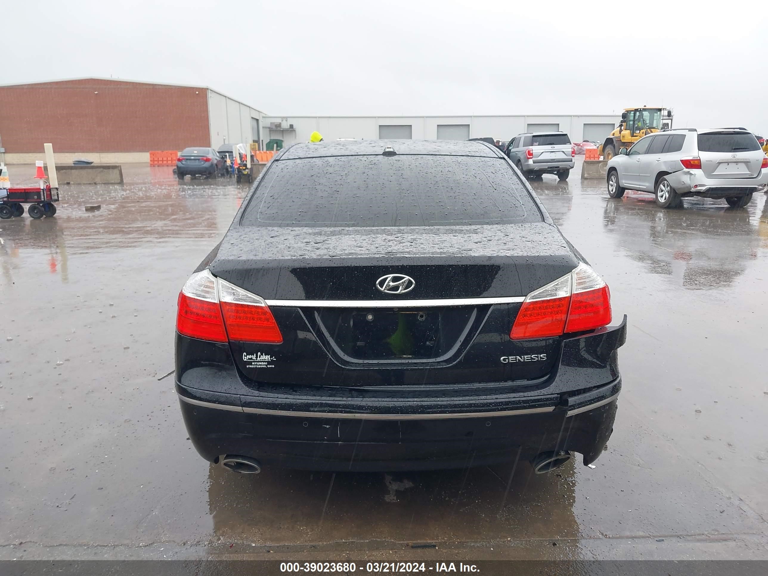 Photo 15 VIN: KMHGC46E29U022552 - HYUNDAI GENESIS 