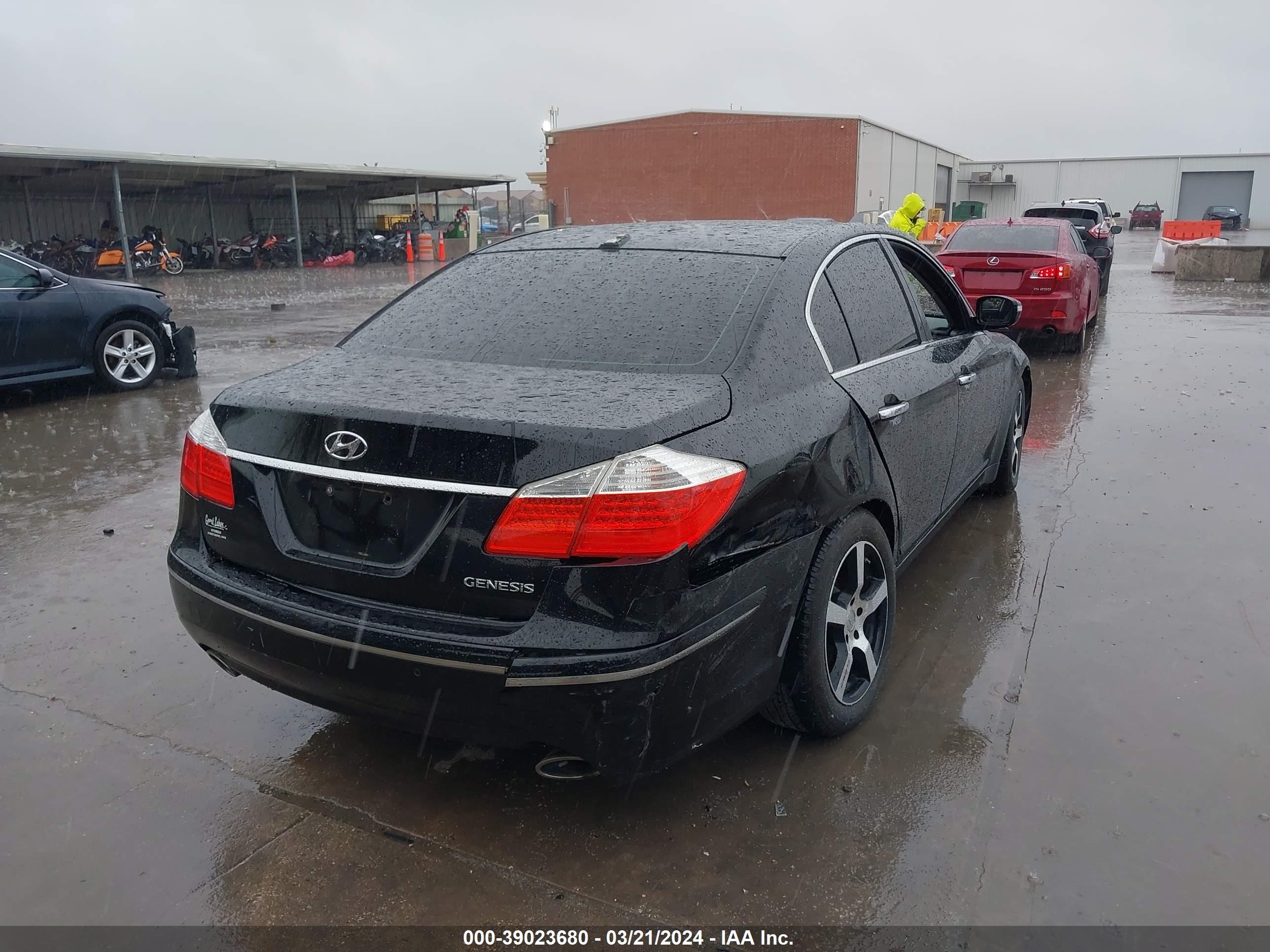 Photo 3 VIN: KMHGC46E29U022552 - HYUNDAI GENESIS 