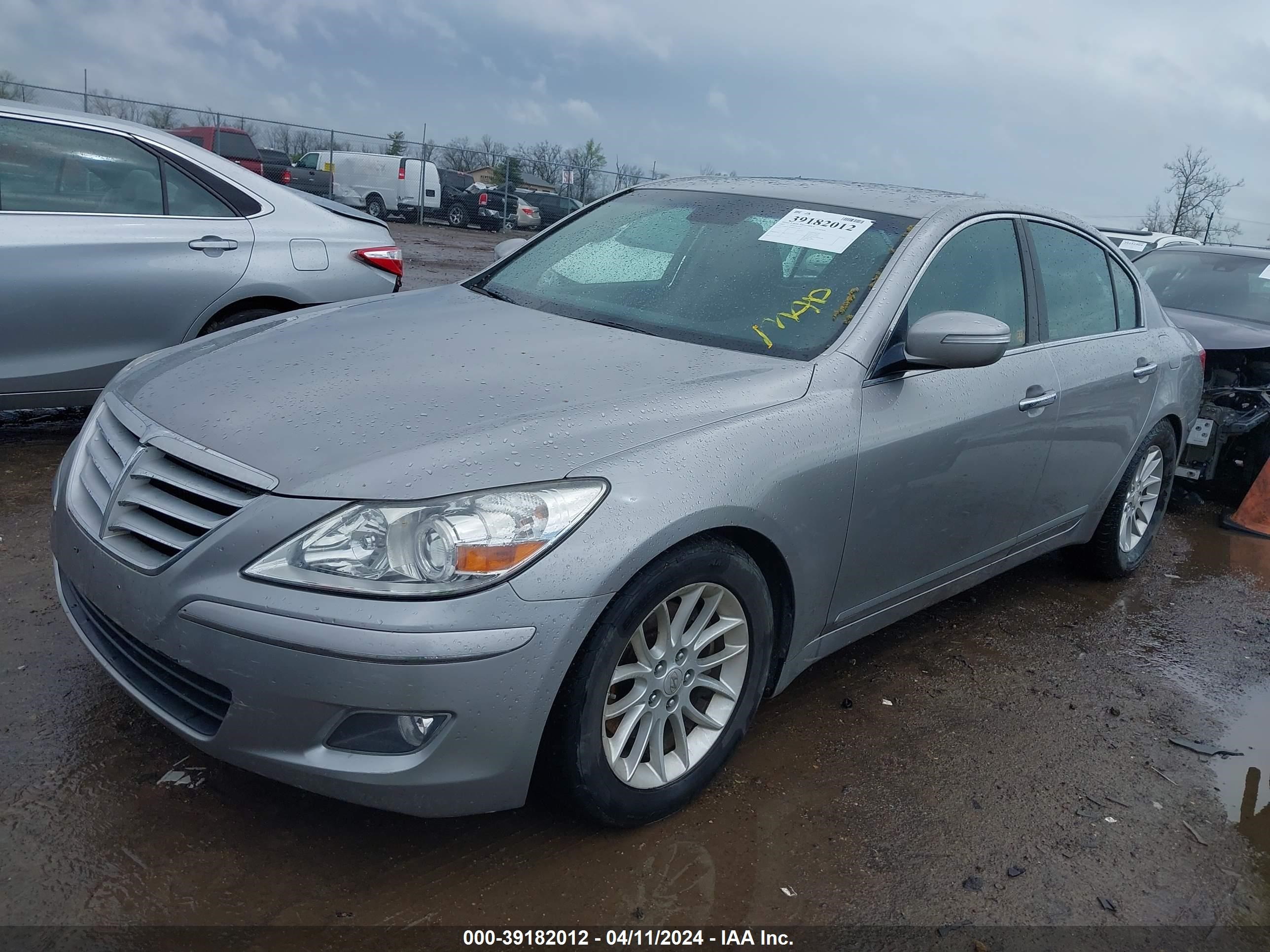 Photo 1 VIN: KMHGC46E89U021728 - HYUNDAI GENESIS 