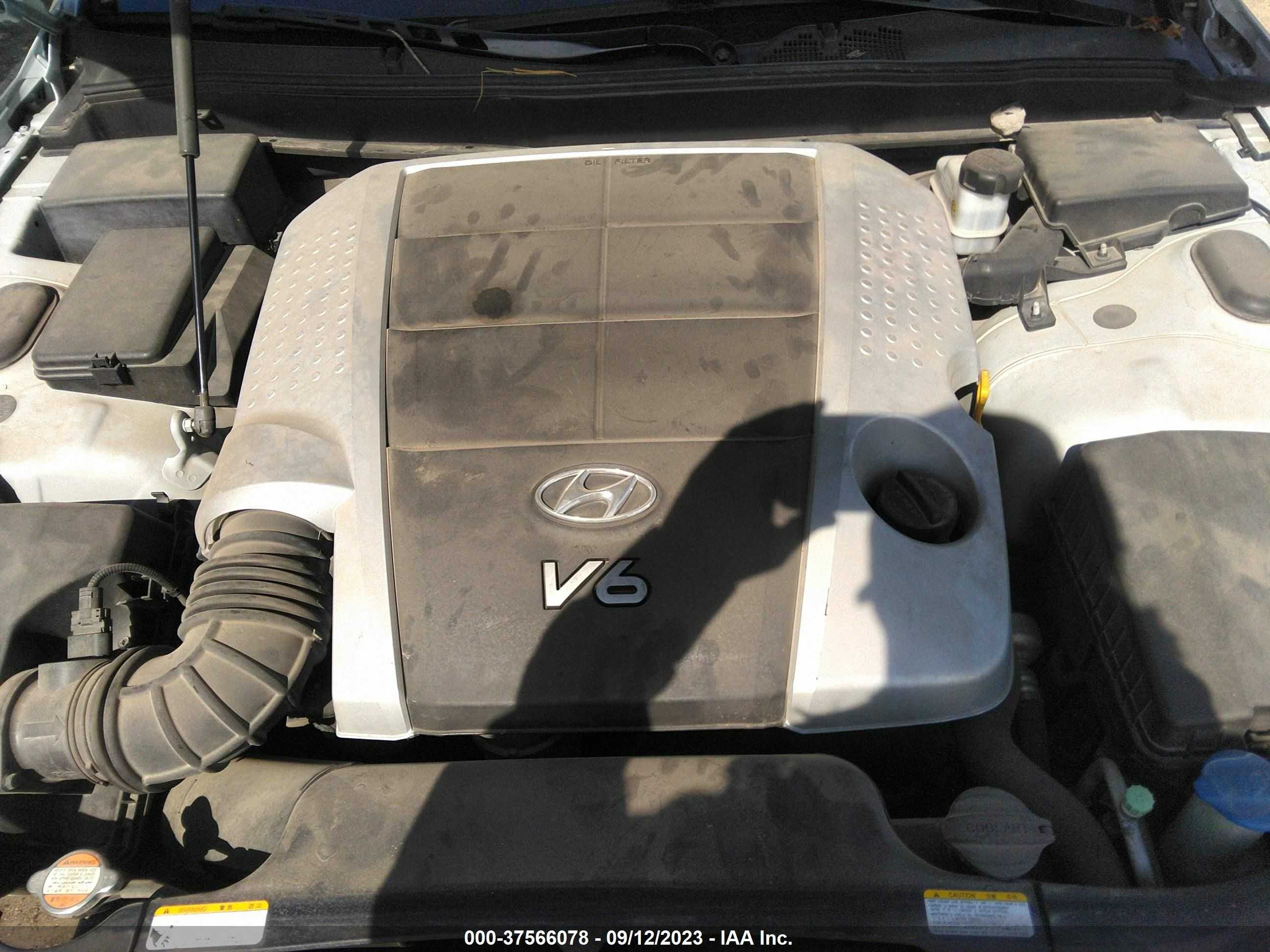 Photo 9 VIN: KMHGC46E99U028672 - HYUNDAI GENESIS 