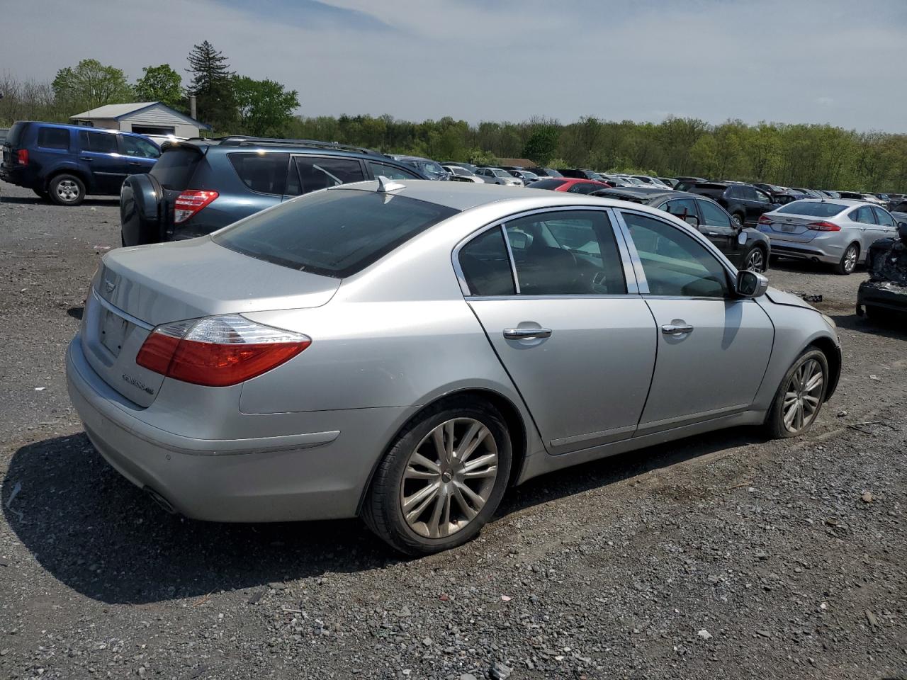 Photo 2 VIN: KMHGC46F69U047477 - HYUNDAI GENESIS 