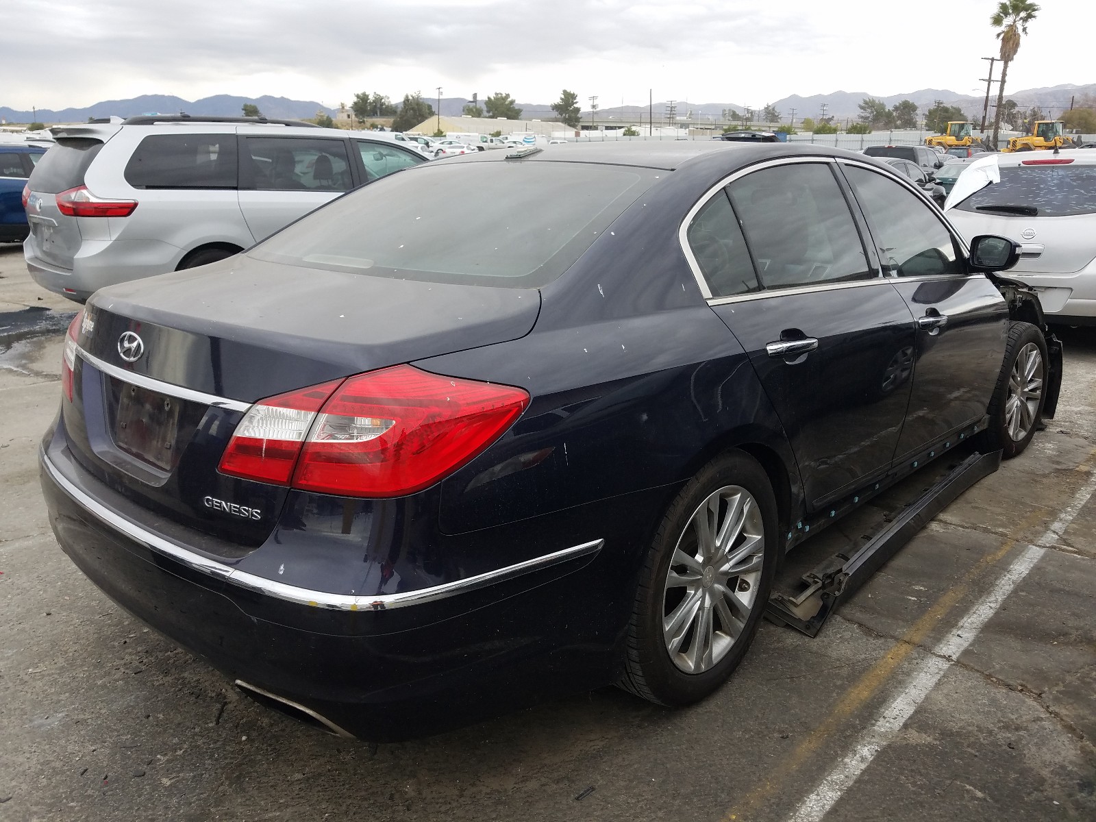 Photo 3 VIN: KMHGC4DD0DU235003 - HYUNDAI GENESIS 3. 