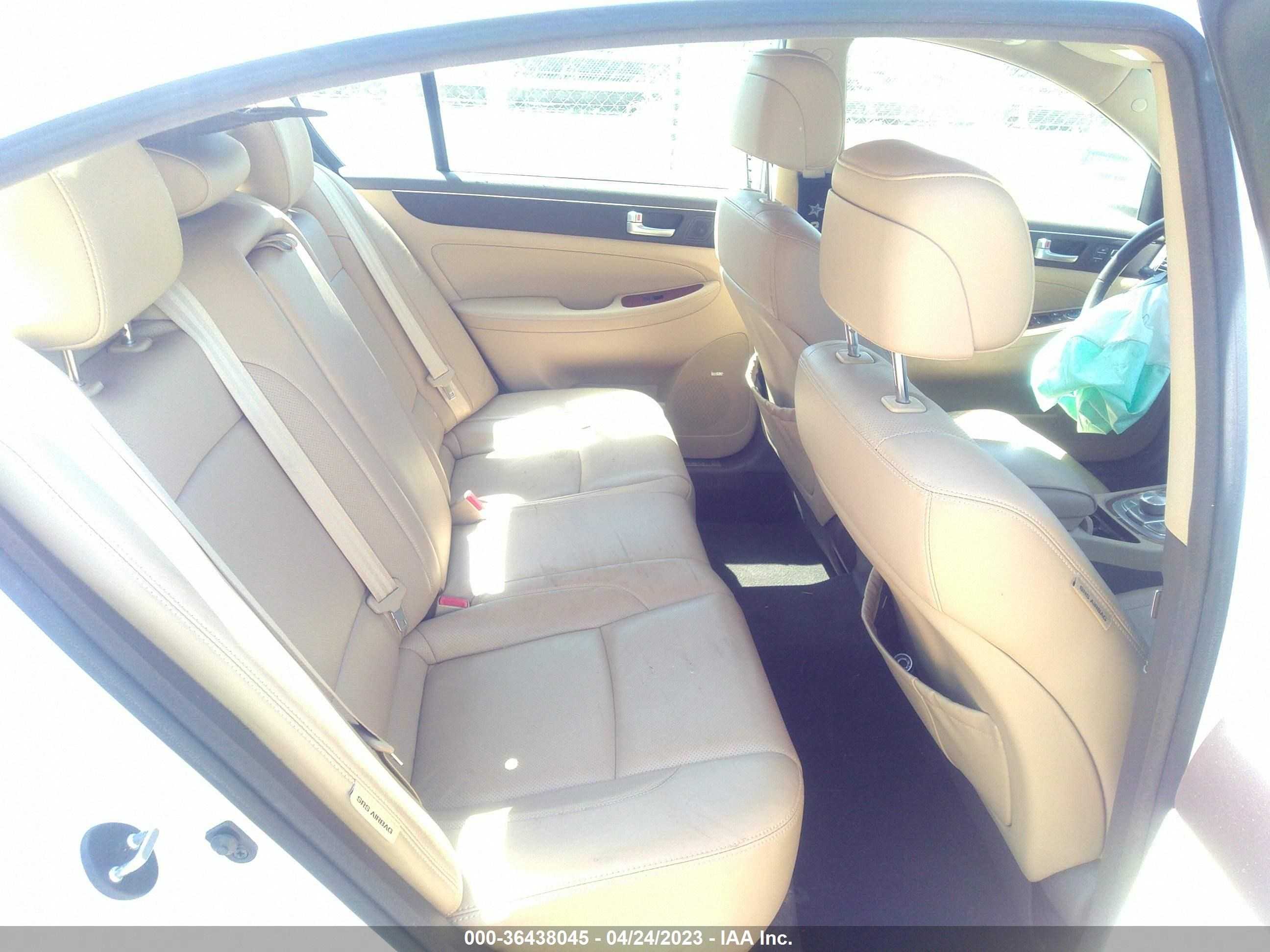 Photo 7 VIN: KMHGC4DD1CU204177 - HYUNDAI GENESIS 