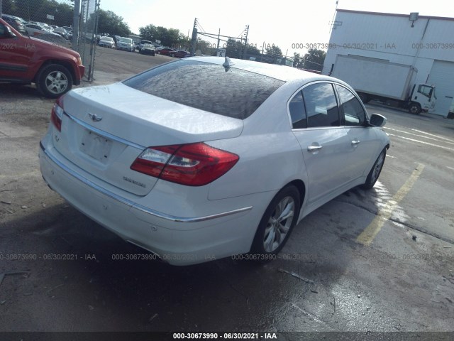 Photo 3 VIN: KMHGC4DD2CU155300 - HYUNDAI GENESIS 