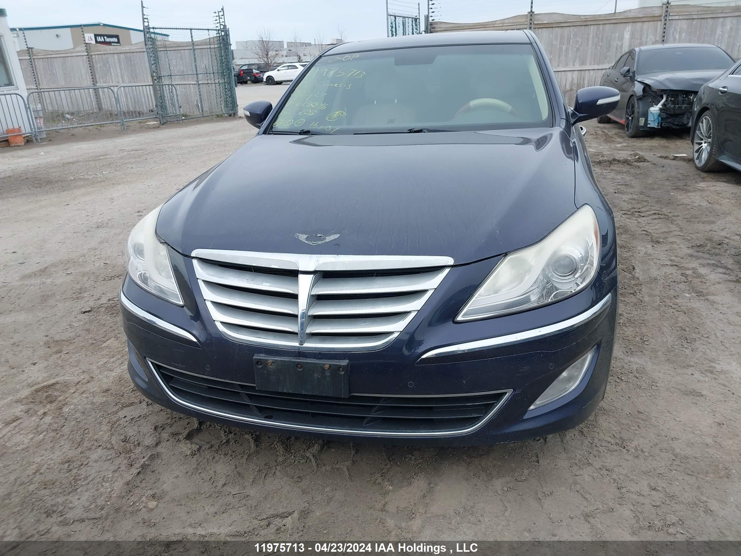 Photo 11 VIN: KMHGC4DD2DU223046 - HYUNDAI GENESIS 