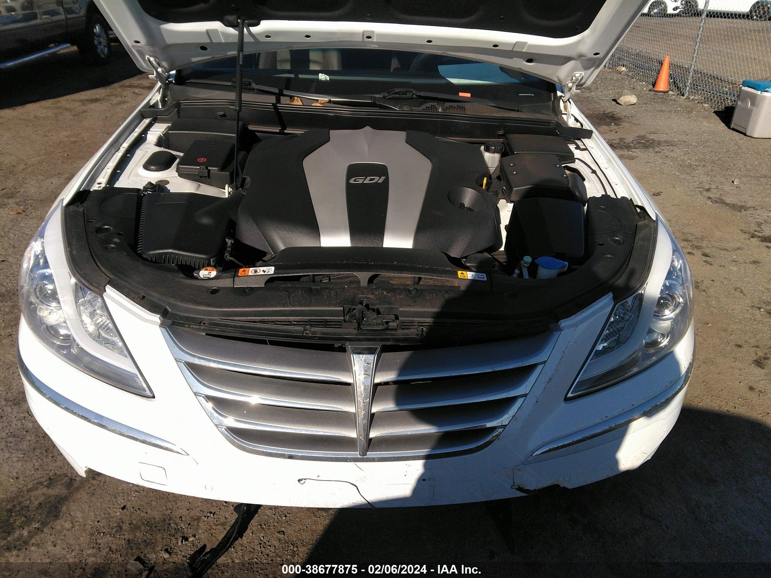 Photo 9 VIN: KMHGC4DD2DU258251 - HYUNDAI GENESIS 