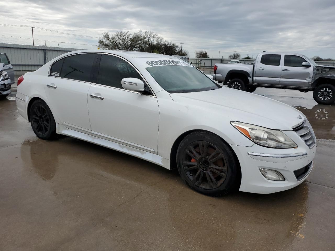 Photo 3 VIN: KMHGC4DD3CU152065 - HYUNDAI GENESIS 