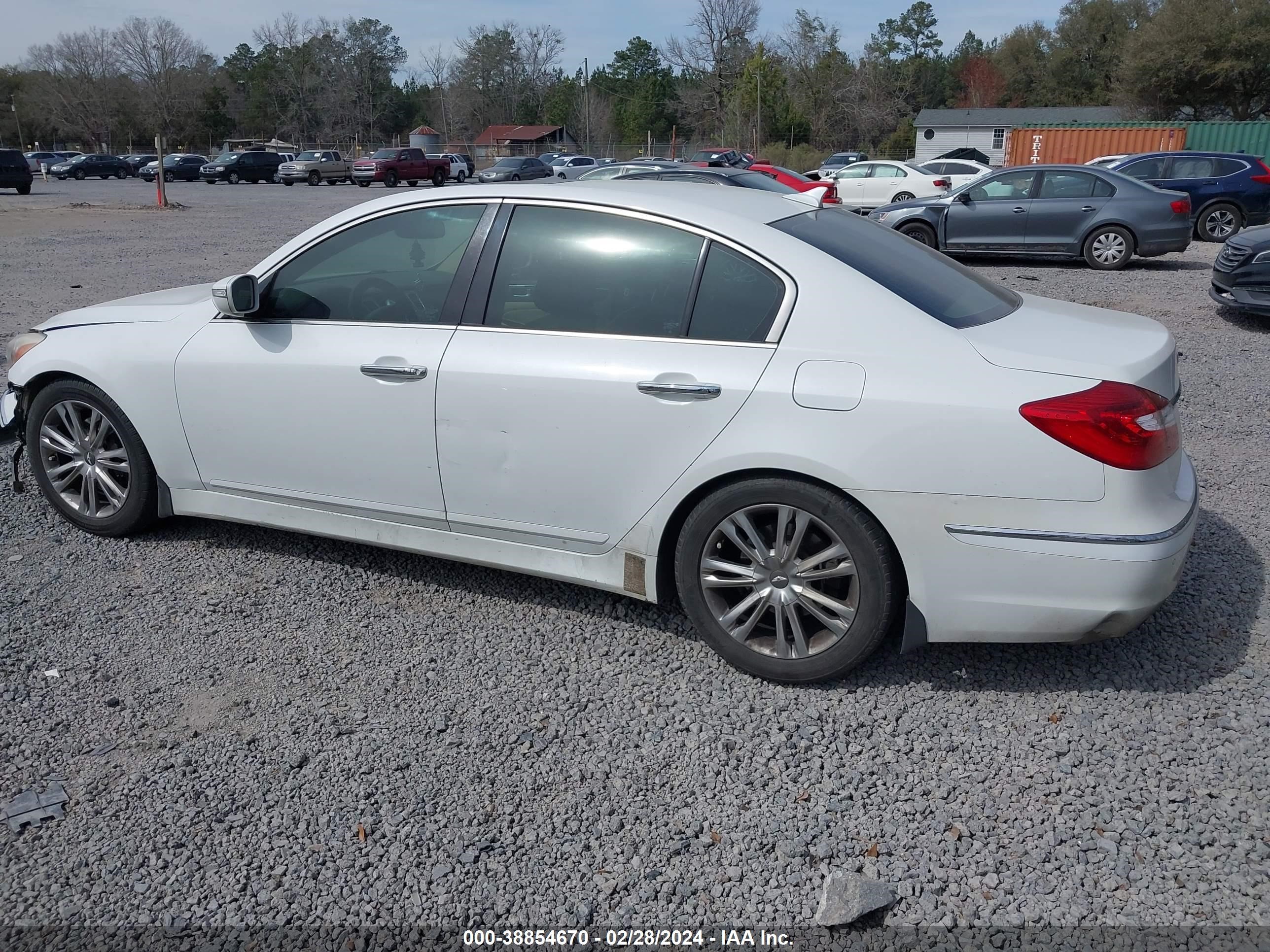 Photo 2 VIN: KMHGC4DD3CU171179 - HYUNDAI GENESIS 