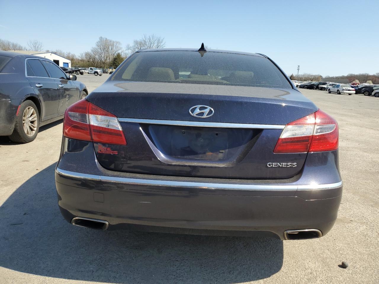 Photo 5 VIN: KMHGC4DD3CU177824 - HYUNDAI GENESIS 