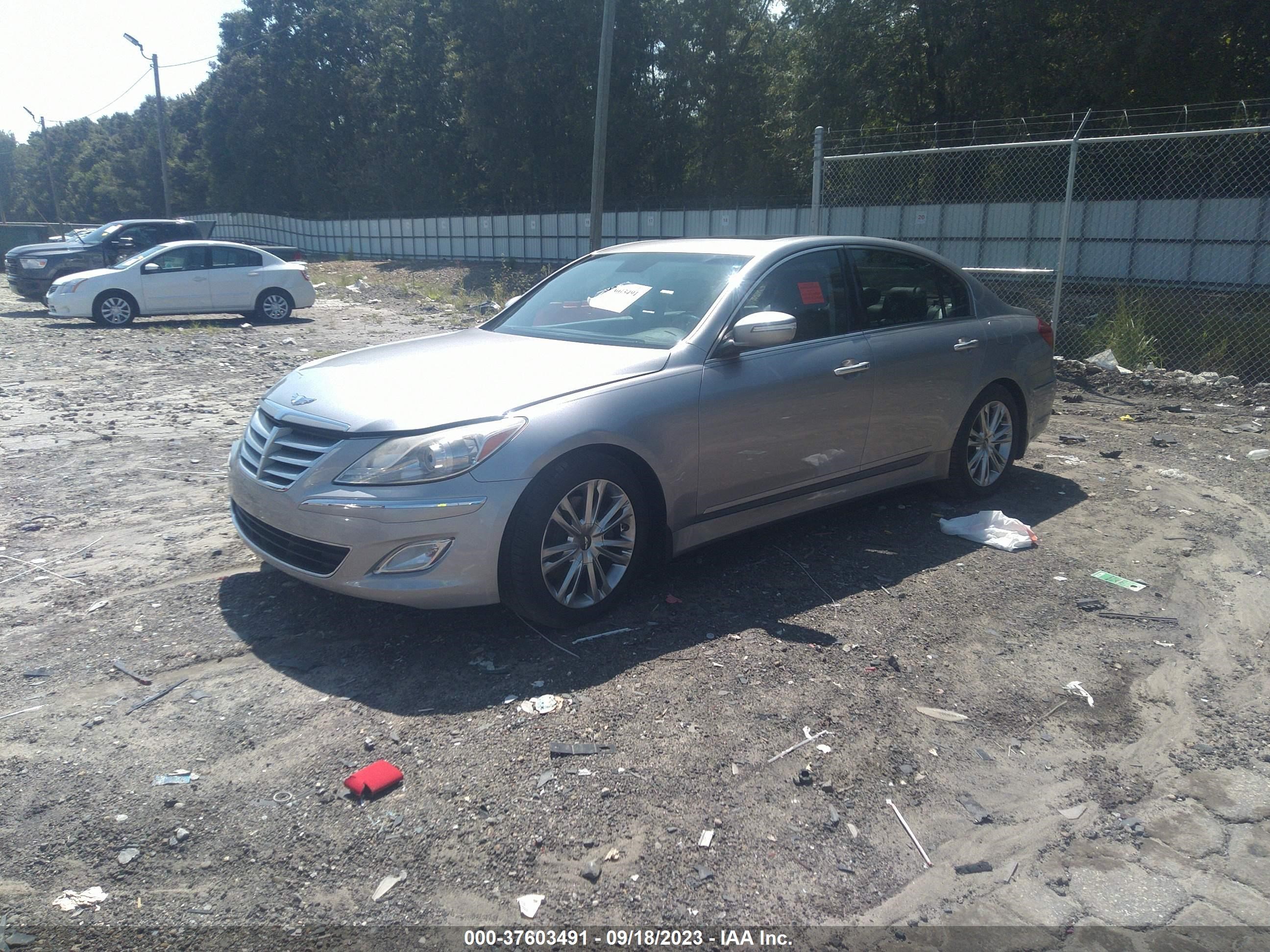 Photo 1 VIN: KMHGC4DD3DU247968 - HYUNDAI GENESIS 