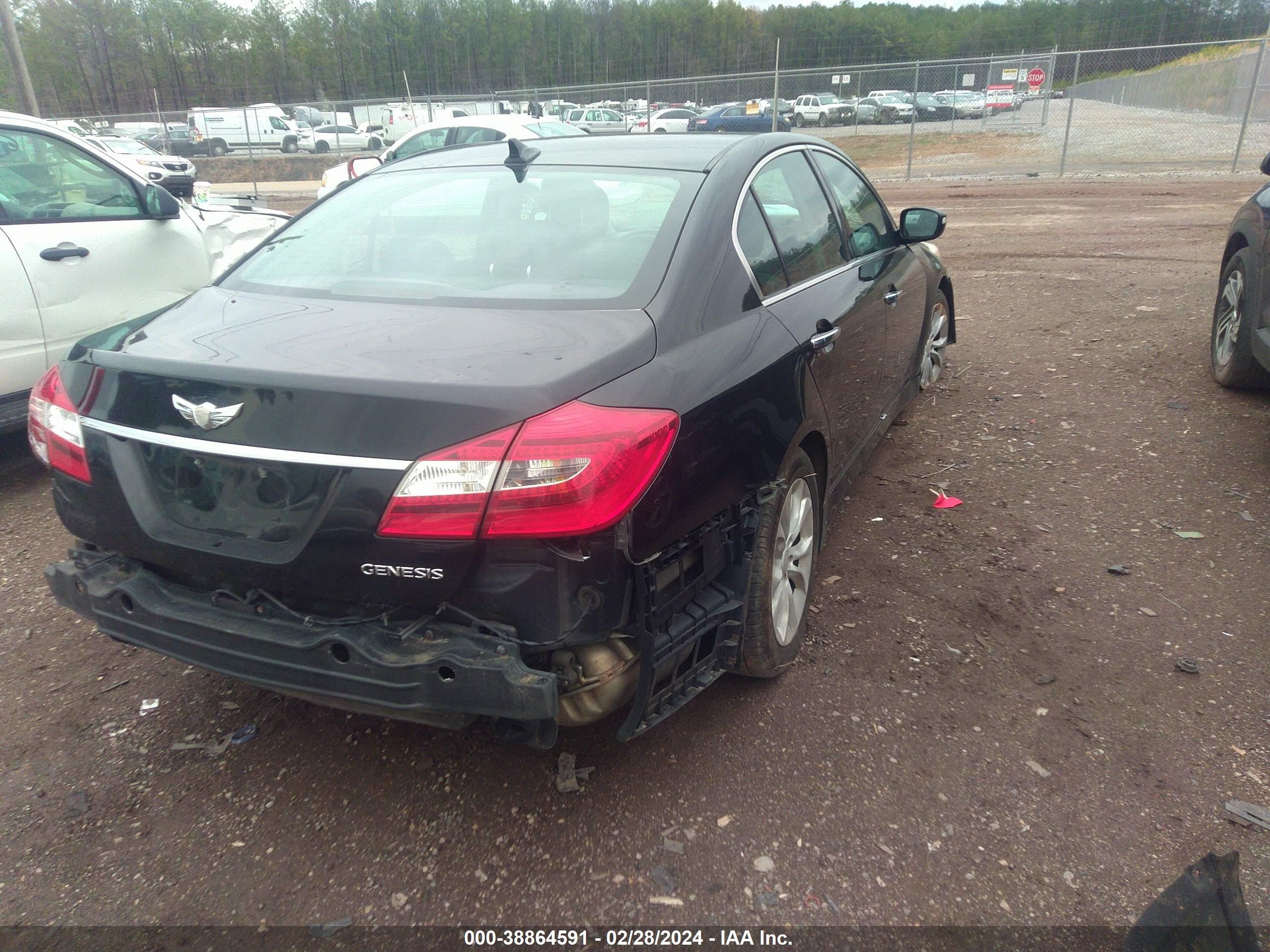 Photo 3 VIN: KMHGC4DD4CU178156 - HYUNDAI GENESIS 