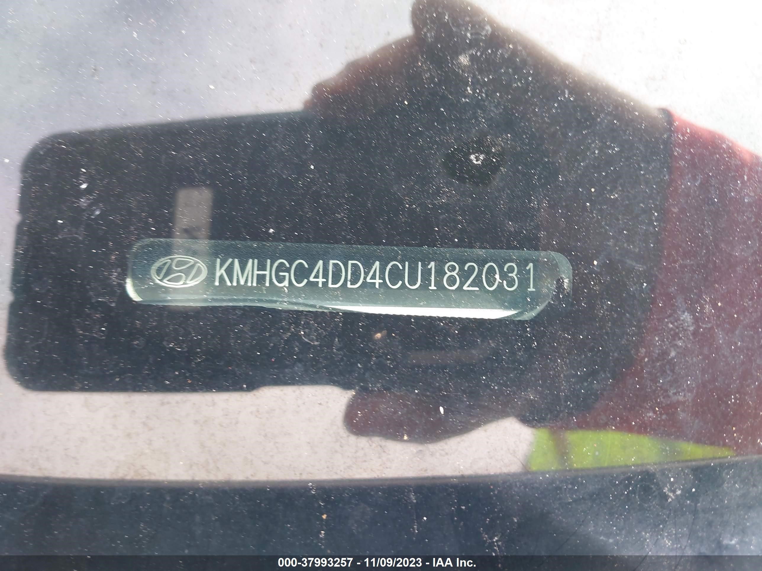 Photo 8 VIN: KMHGC4DD4CU182031 - HYUNDAI GENESIS 