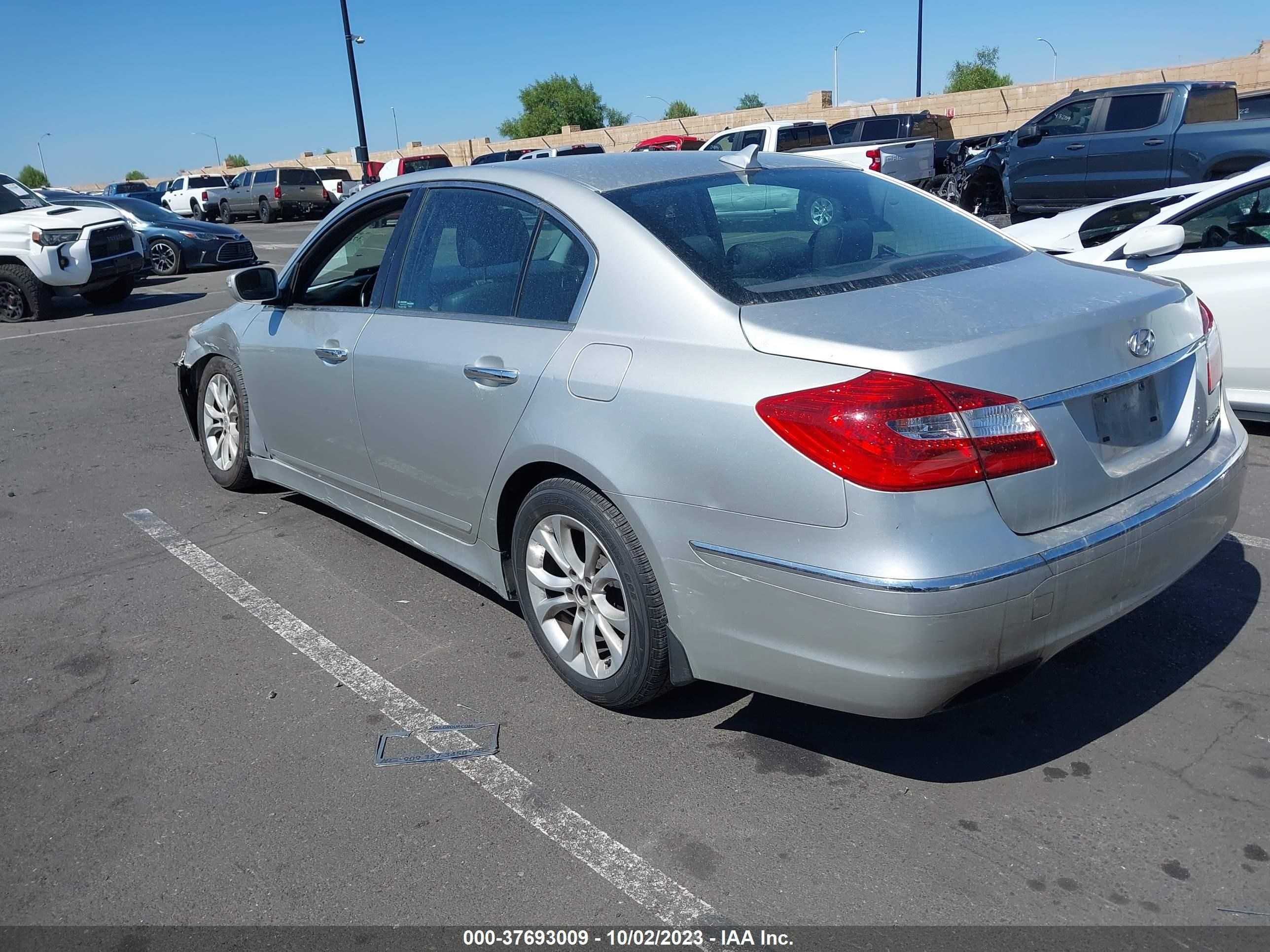 Photo 2 VIN: KMHGC4DD4DU244271 - HYUNDAI GENESIS 