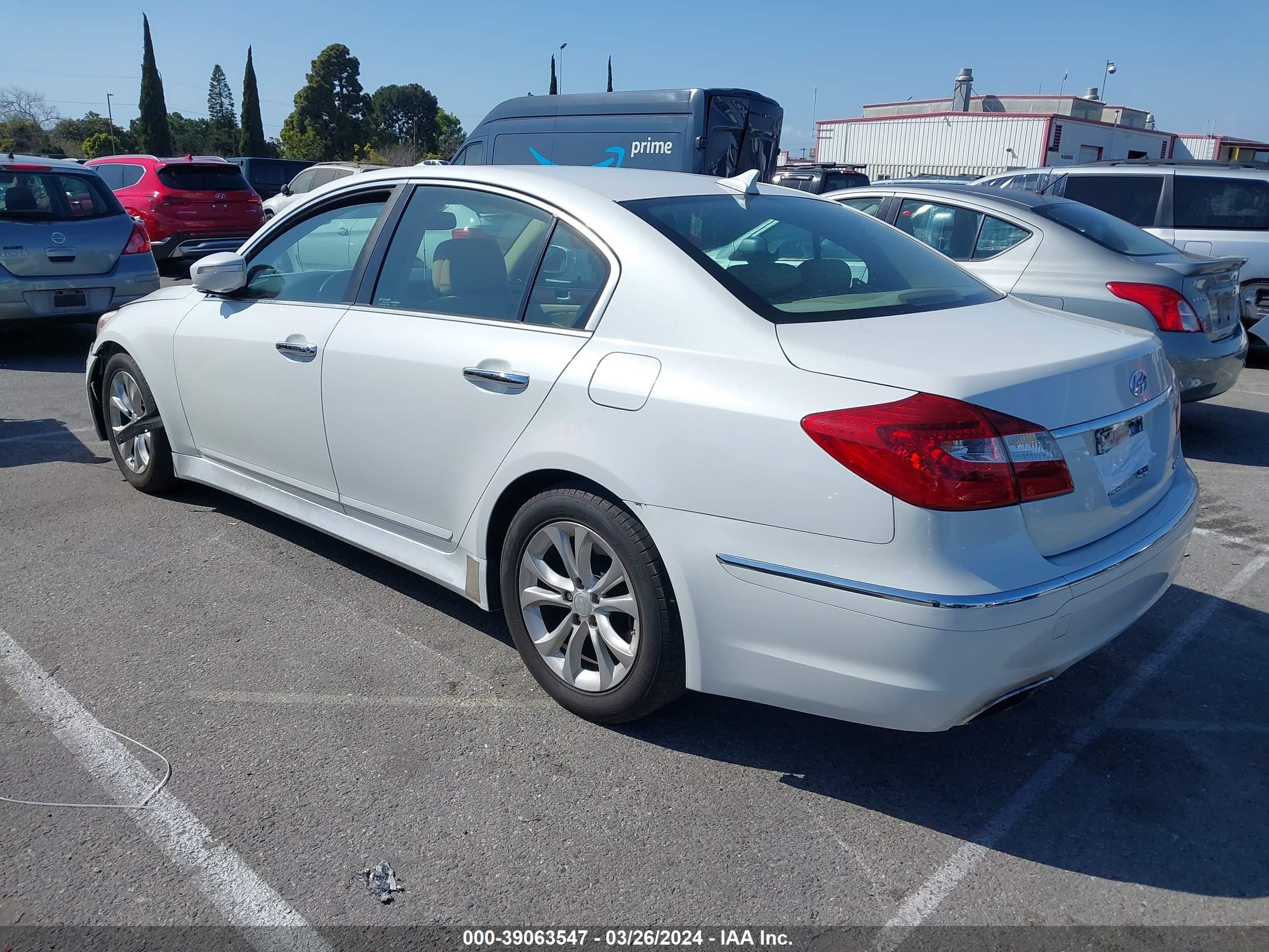 Photo 2 VIN: KMHGC4DD4DU245369 - HYUNDAI GENESIS 