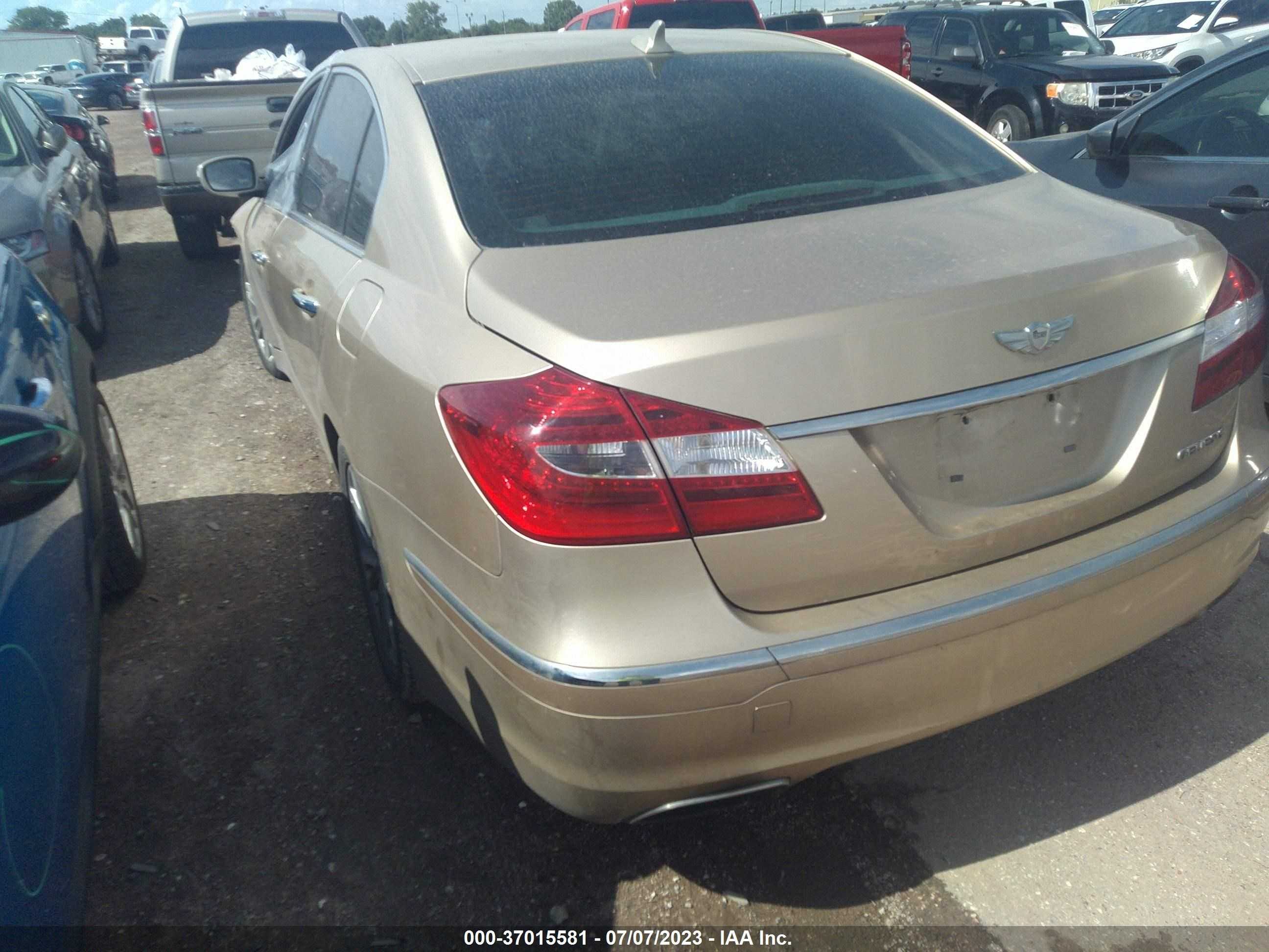 Photo 2 VIN: KMHGC4DD5CU166176 - HYUNDAI GENESIS 