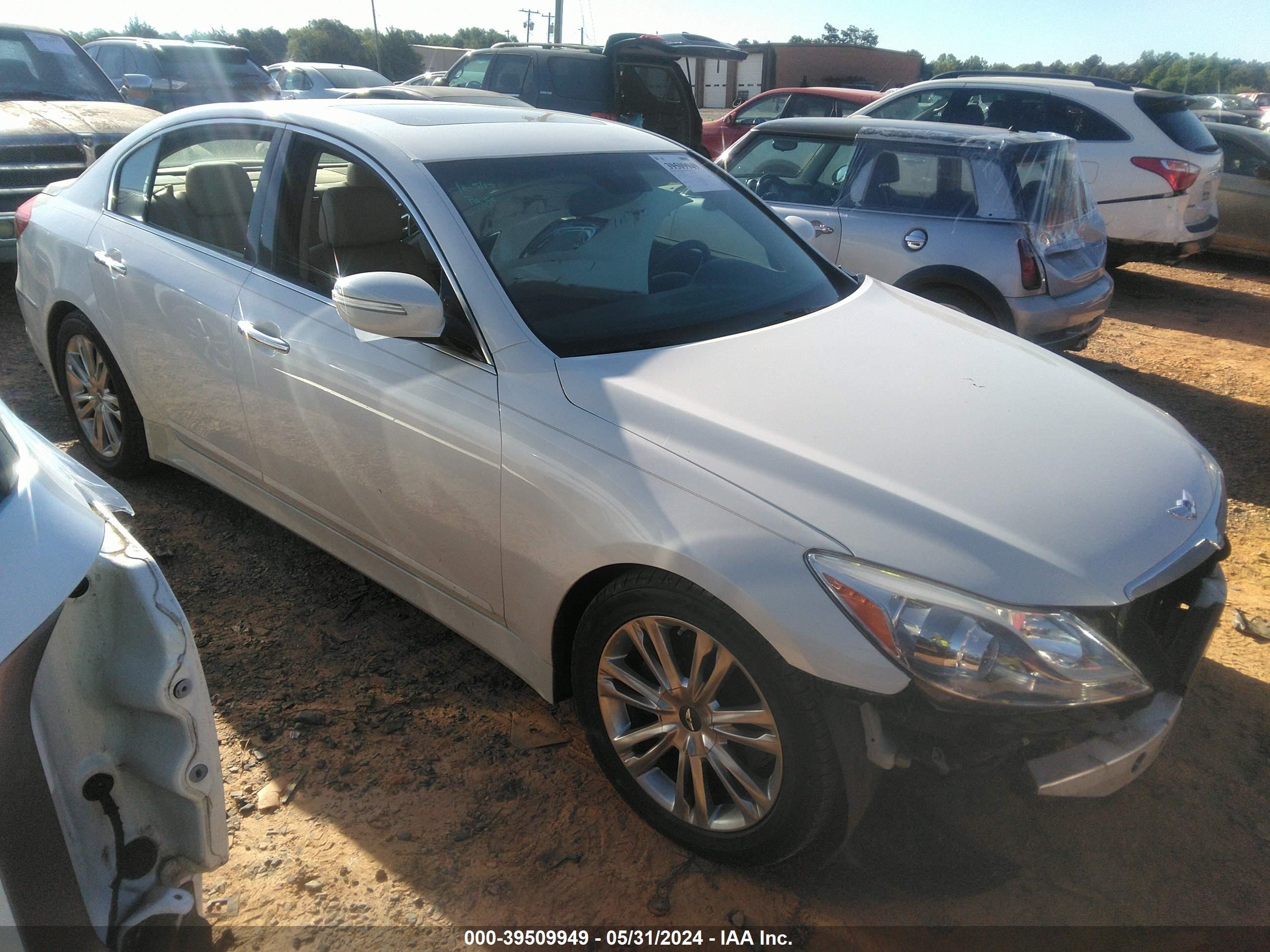 Photo 0 VIN: KMHGC4DD6CU160418 - HYUNDAI GENESIS 