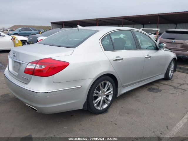 Photo 3 VIN: KMHGC4DD6CU188722 - HYUNDAI GENESIS 