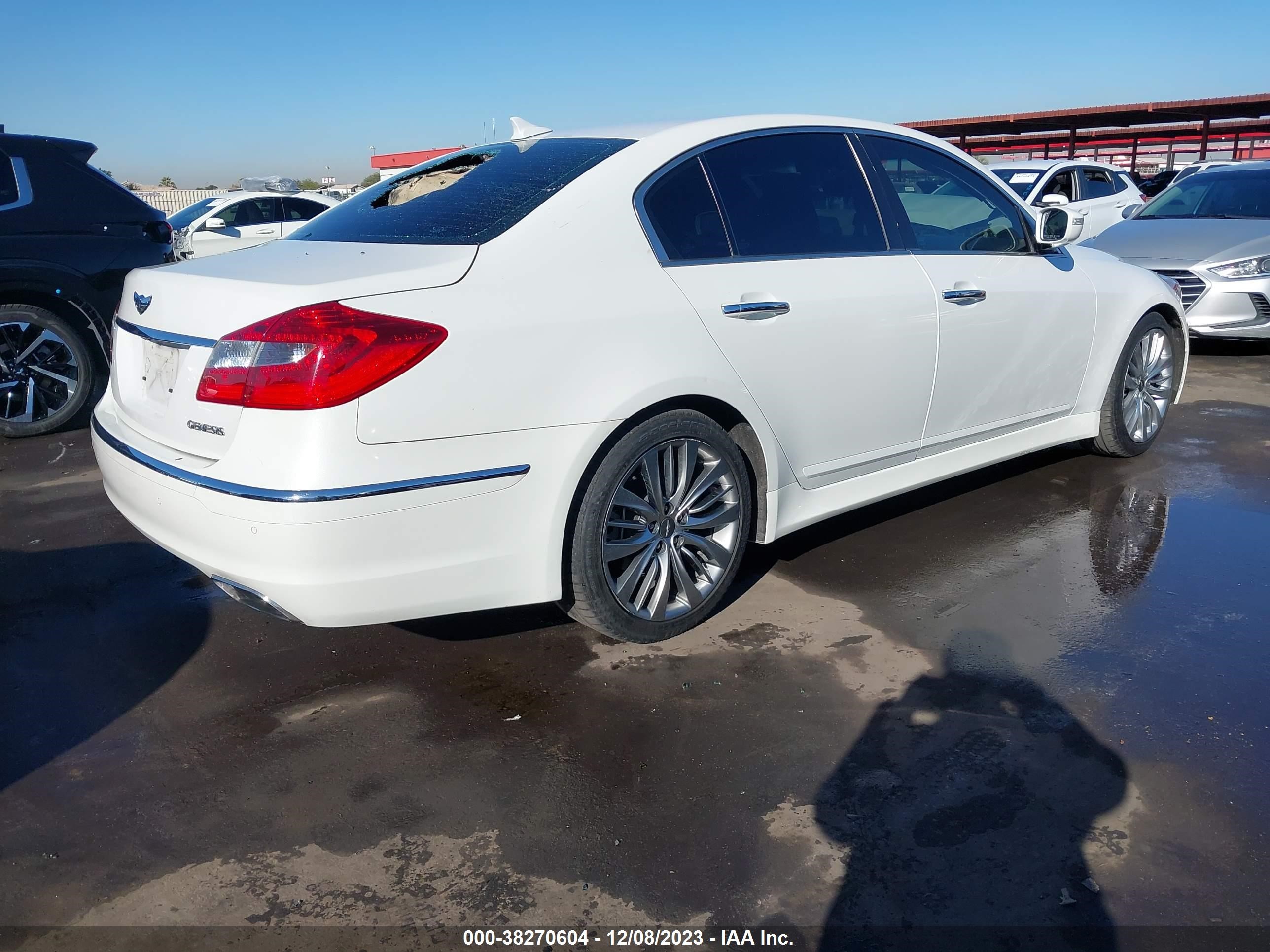 Photo 3 VIN: KMHGC4DD6CU202215 - HYUNDAI GENESIS 