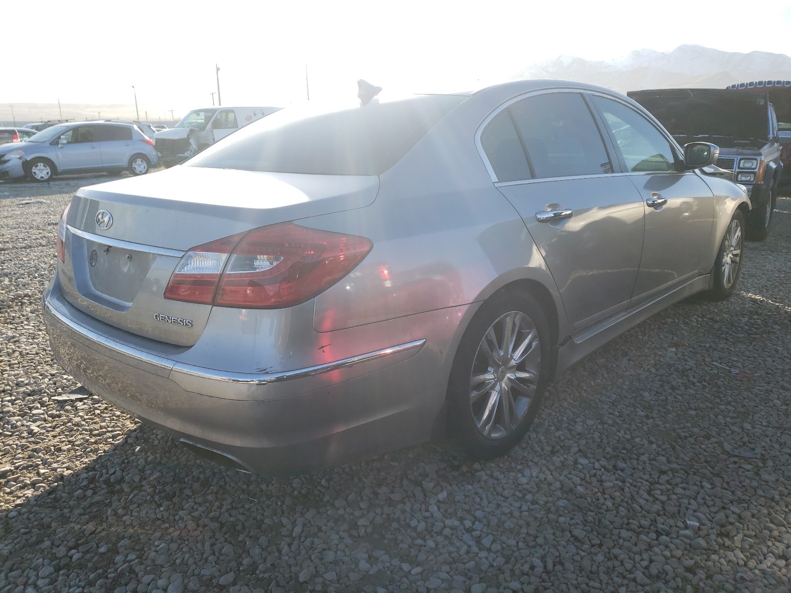 Photo 3 VIN: KMHGC4DD6CU205261 - HYUNDAI GENESIS 3. 