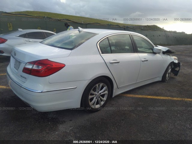 Photo 3 VIN: KMHGC4DD6DU208923 - HYUNDAI GENESIS 