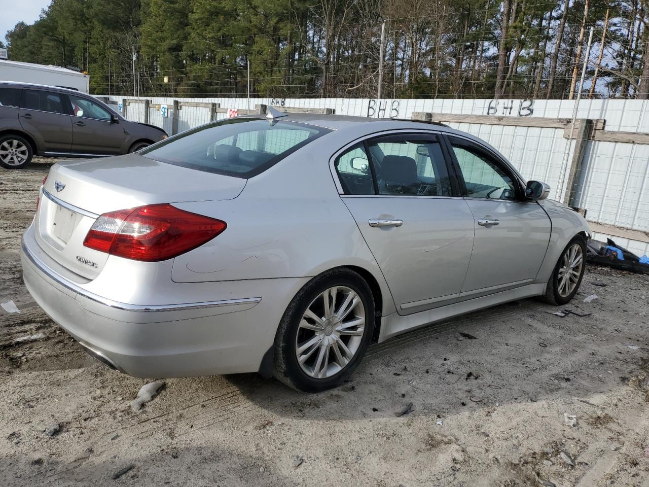 Photo 2 VIN: KMHGC4DD6DU234891 - HYUNDAI GENESIS 