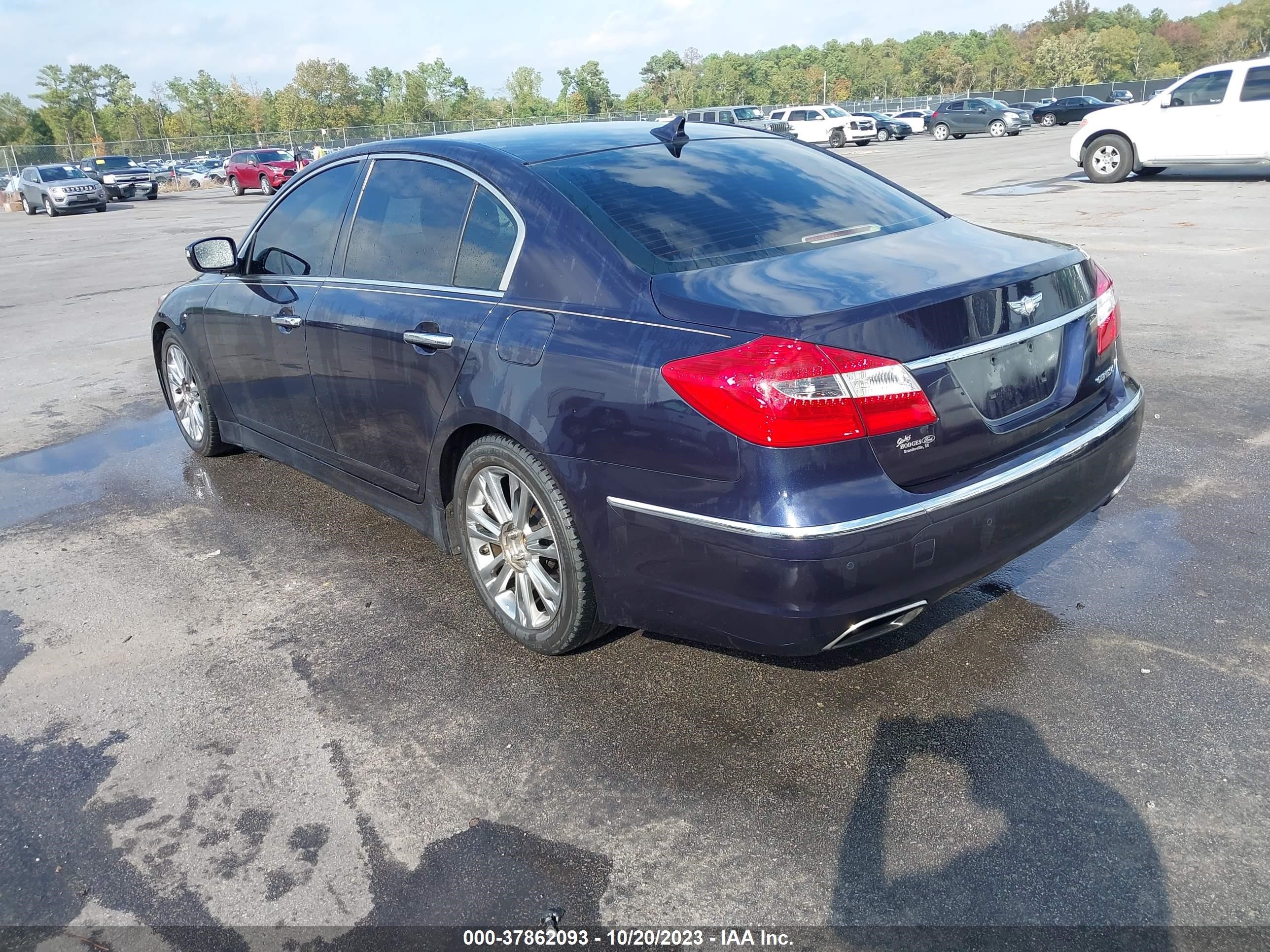 Photo 2 VIN: KMHGC4DD7CU208315 - HYUNDAI GENESIS 