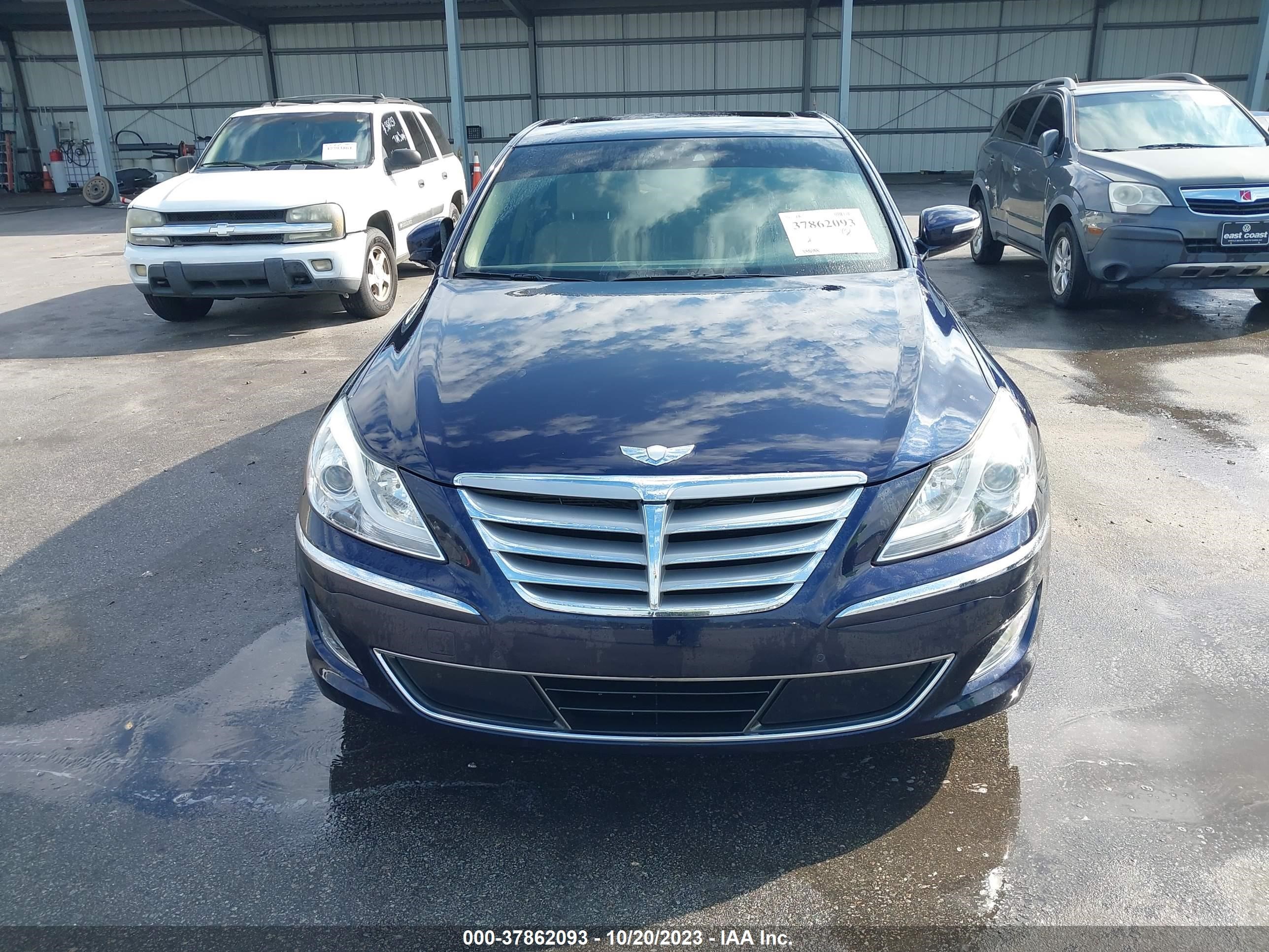 Photo 5 VIN: KMHGC4DD7CU208315 - HYUNDAI GENESIS 