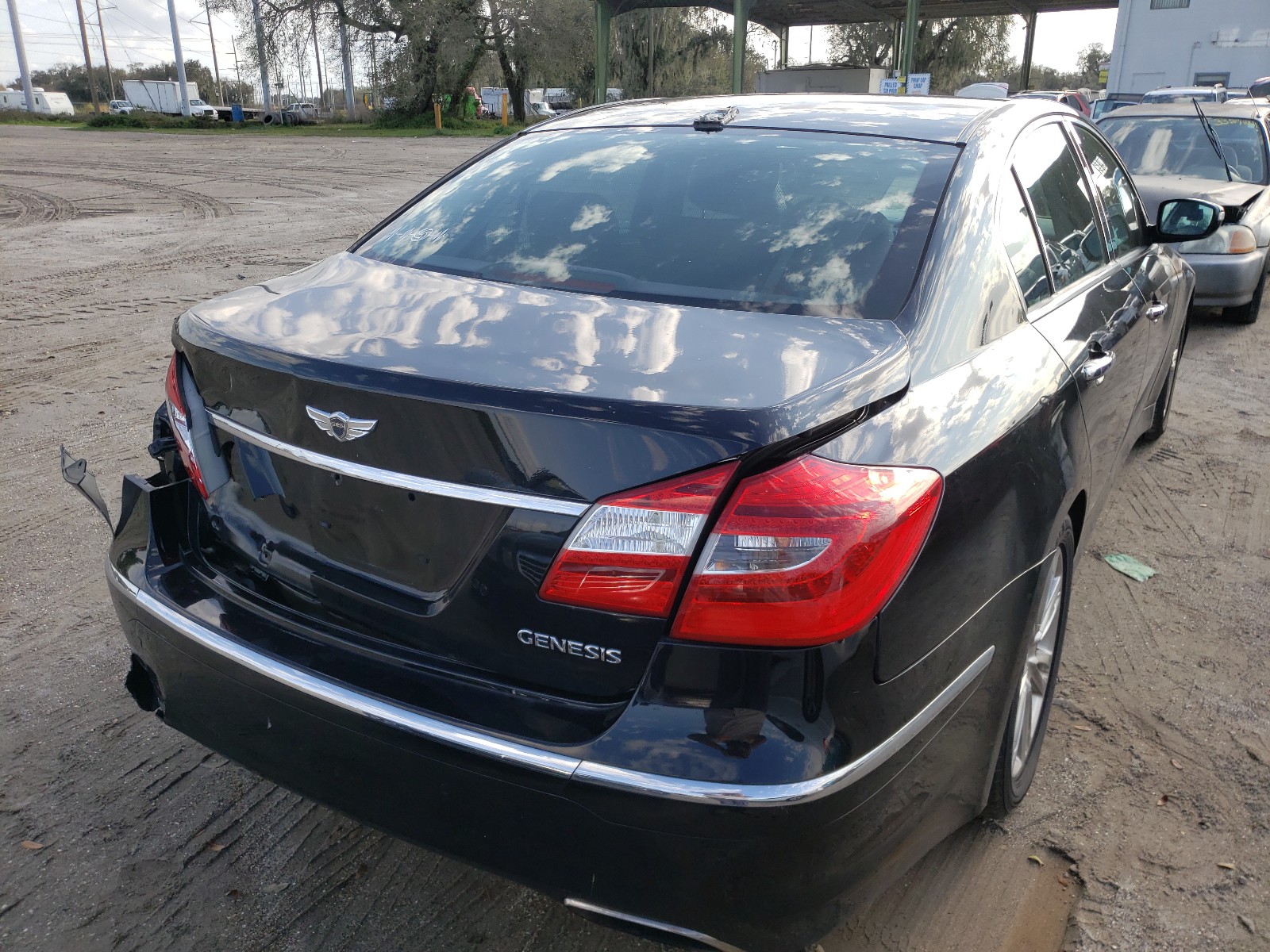 Photo 3 VIN: KMHGC4DD8CU154619 - HYUNDAI GENESIS 3. 